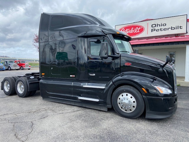 2027 Peterbilt 579 - image 2