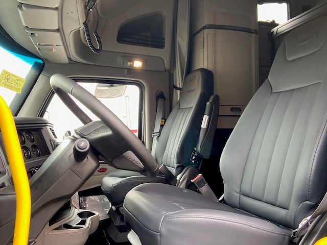 2027 Peterbilt 579 - image 11