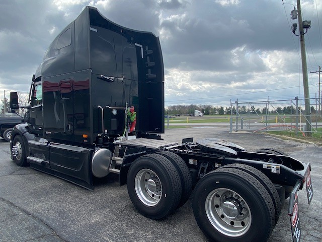 2027 Peterbilt 579 - image 4