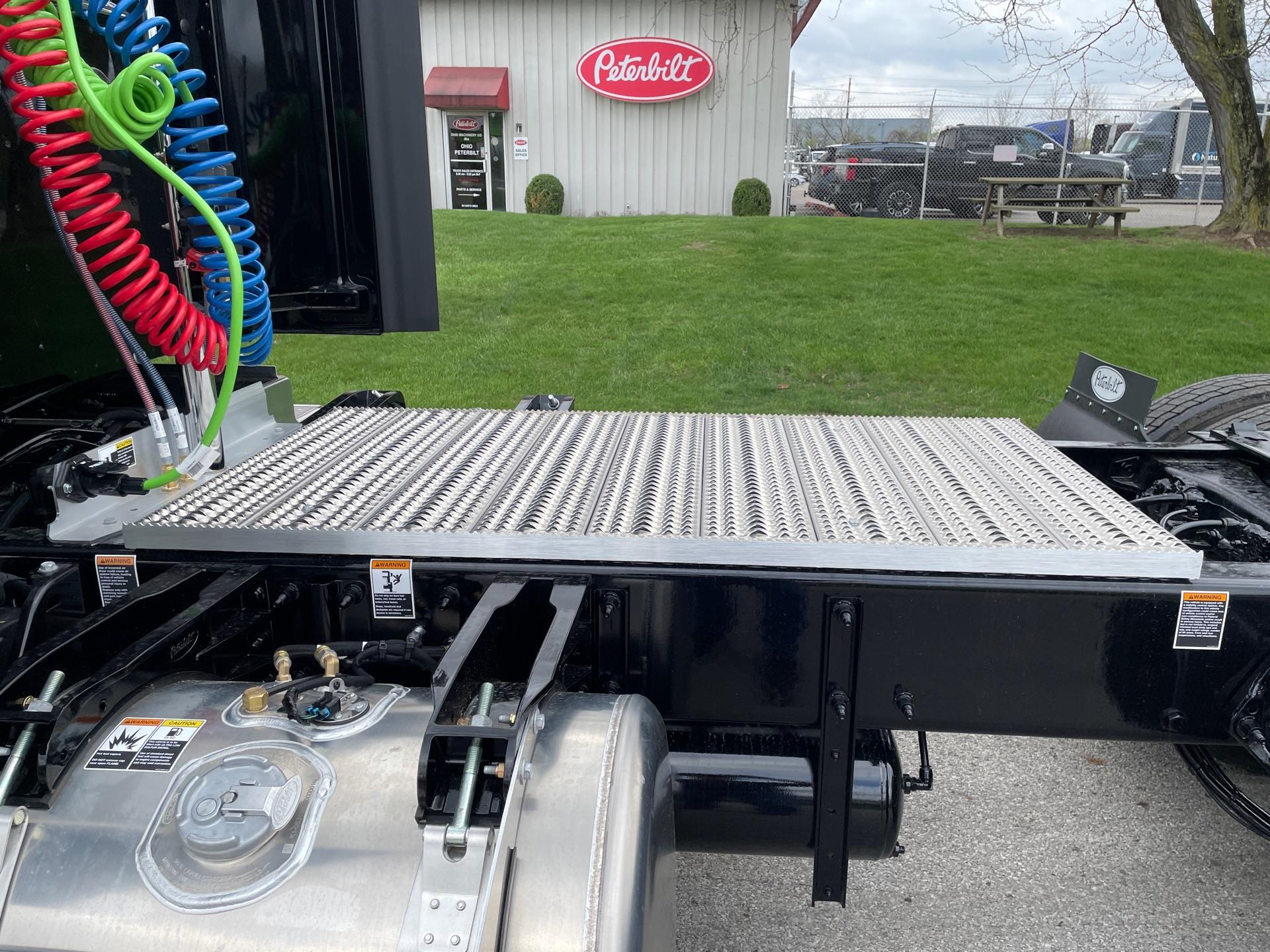 2027 Peterbilt 579 in Grove City, OH — photo 7