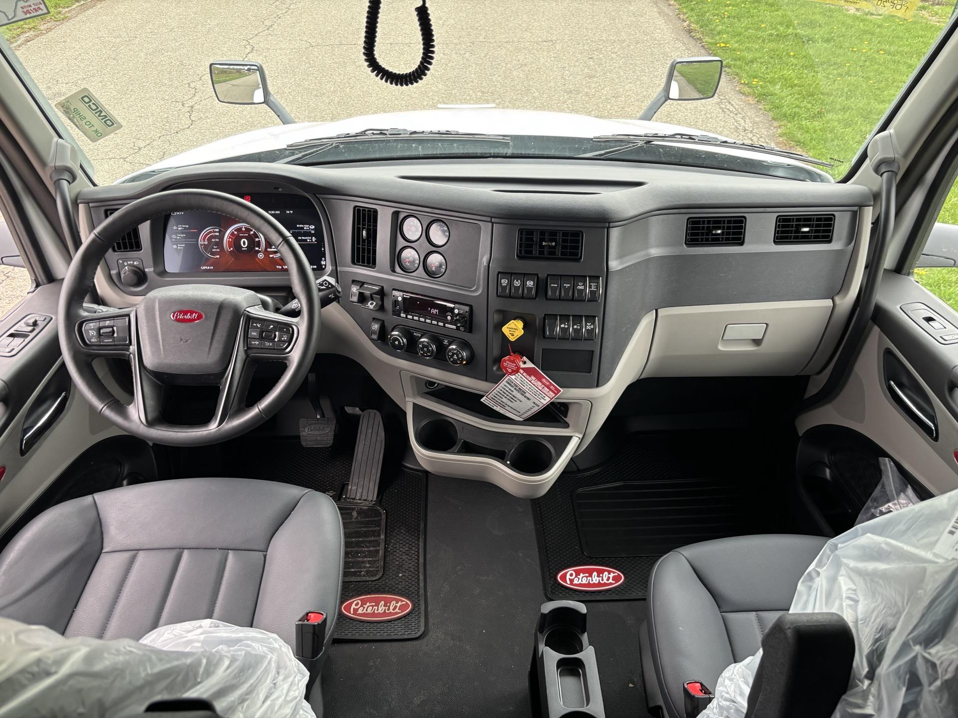 2026 Peterbilt 579 - image 10