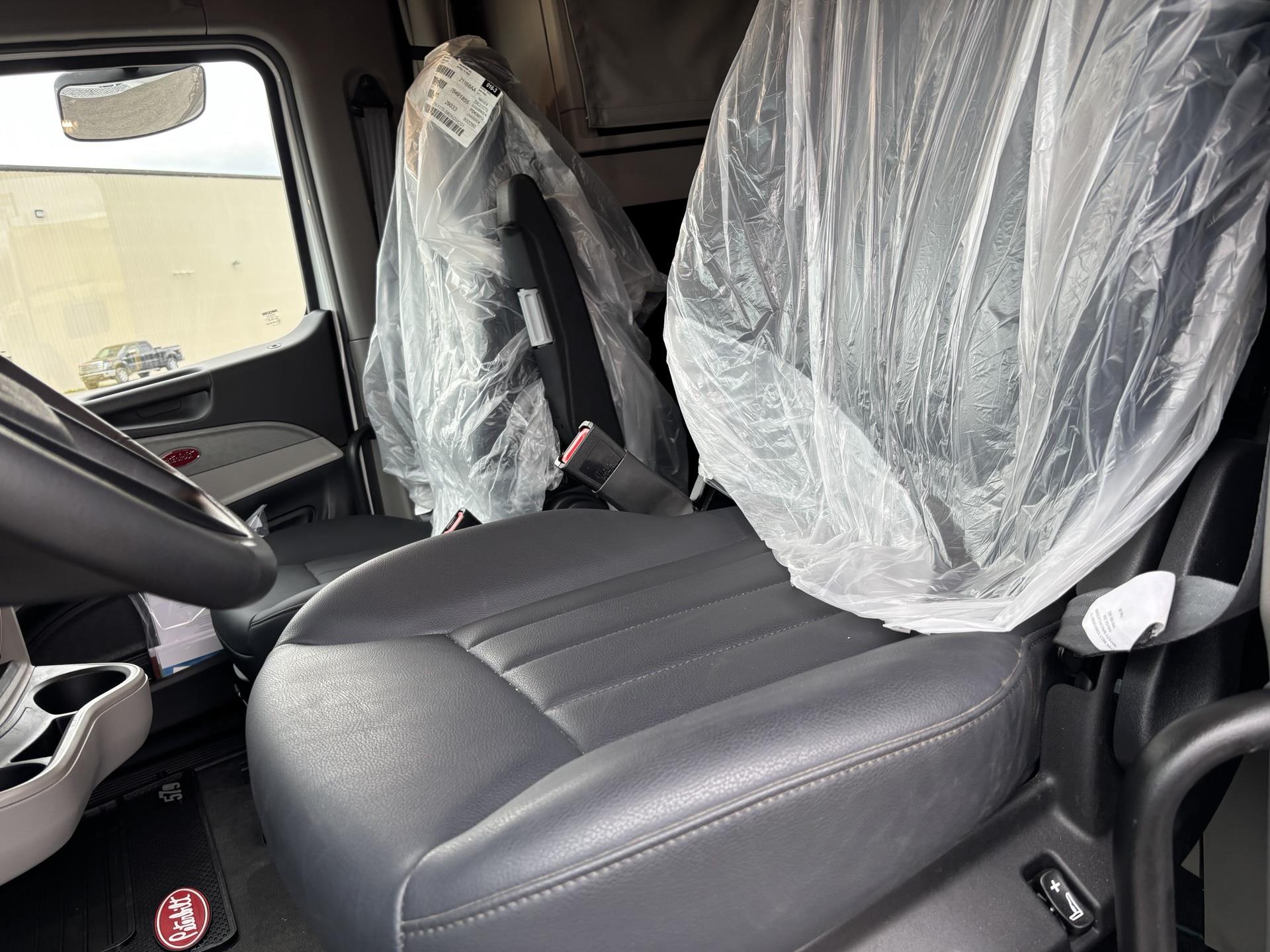 2026 Peterbilt 579 - image 8