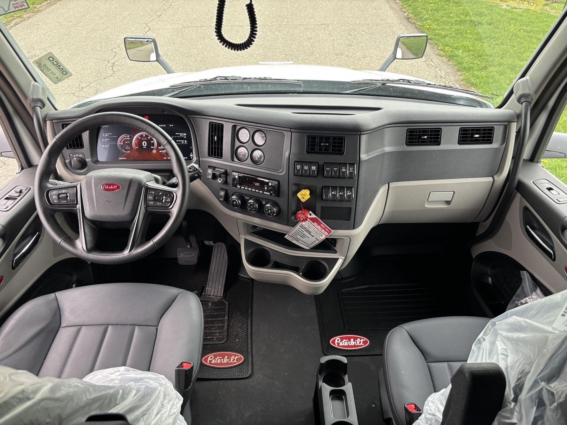 2026 Peterbilt 579 - image 11