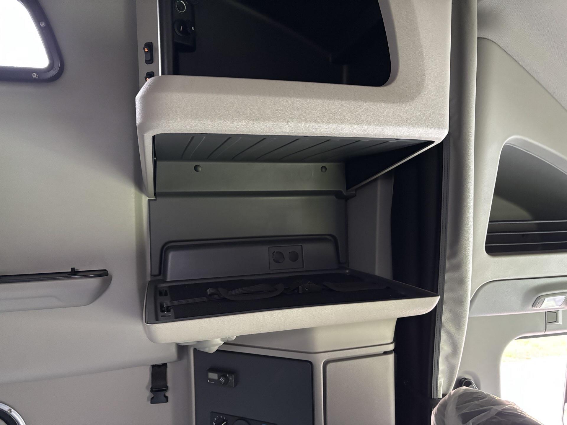 2026 Peterbilt 579 - image 12