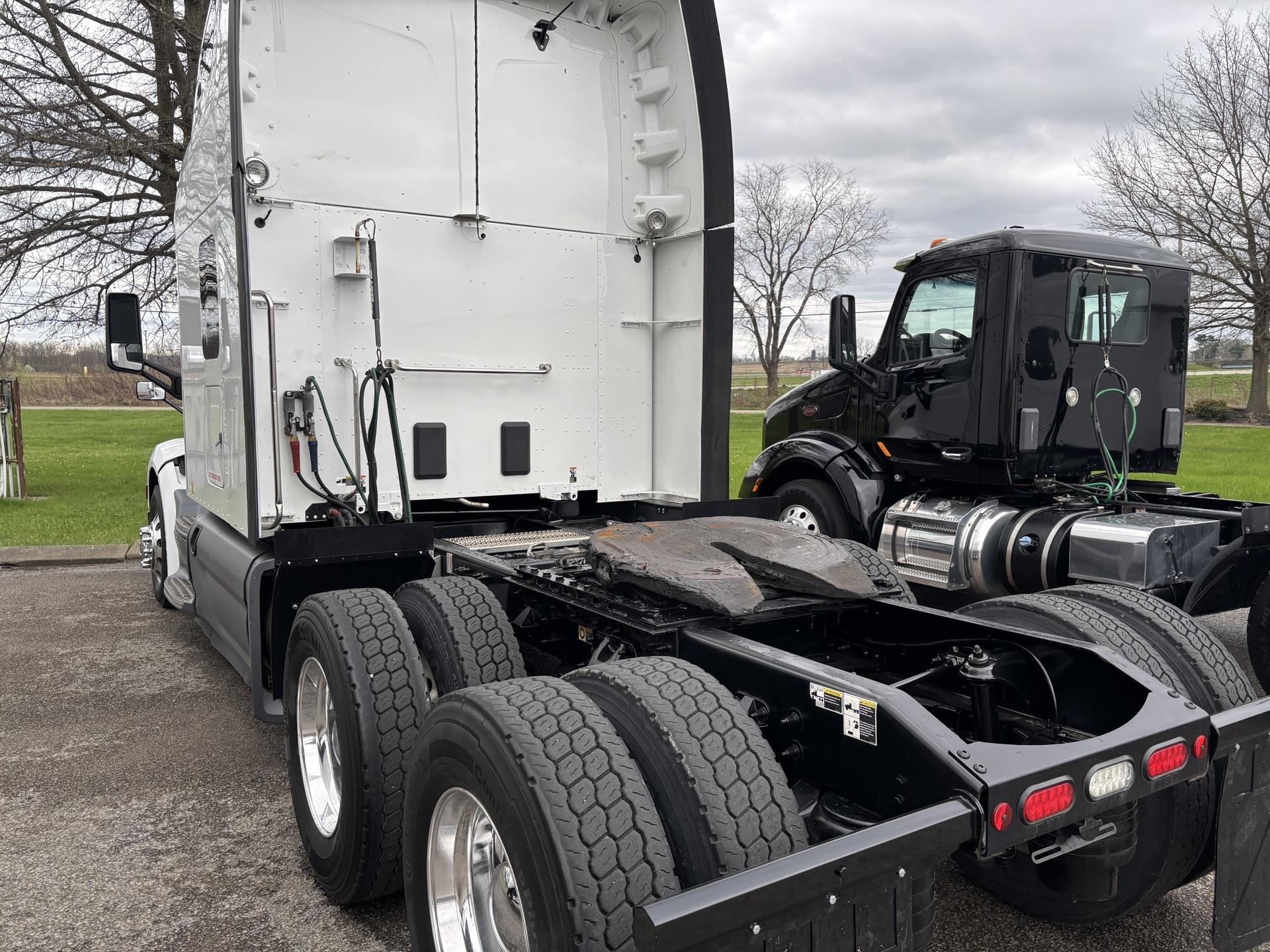 2021 Peterbilt 579 - image 5