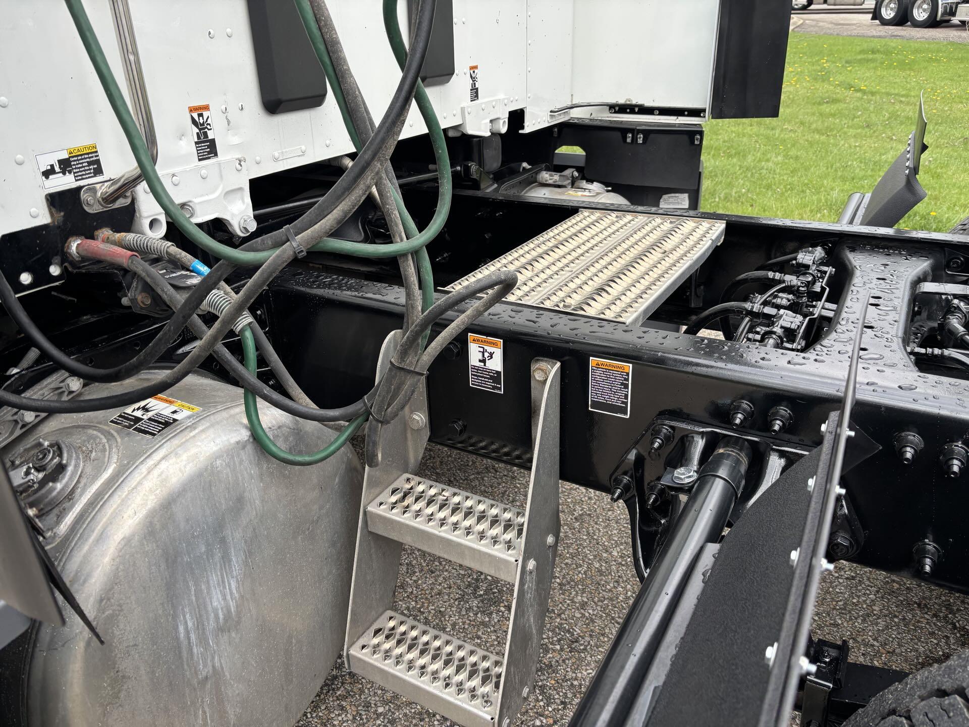 2021 Peterbilt 579 - image 17