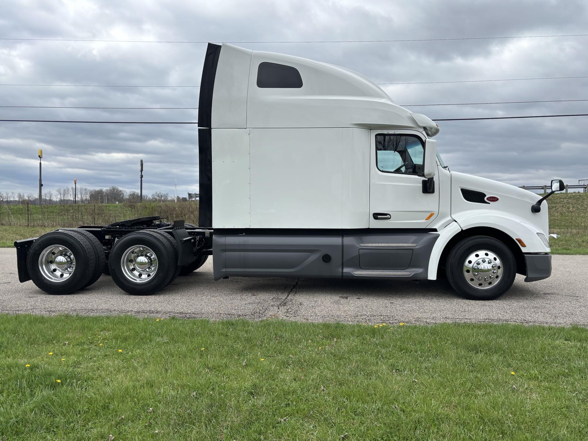 2021 Peterbilt 579 - image 6