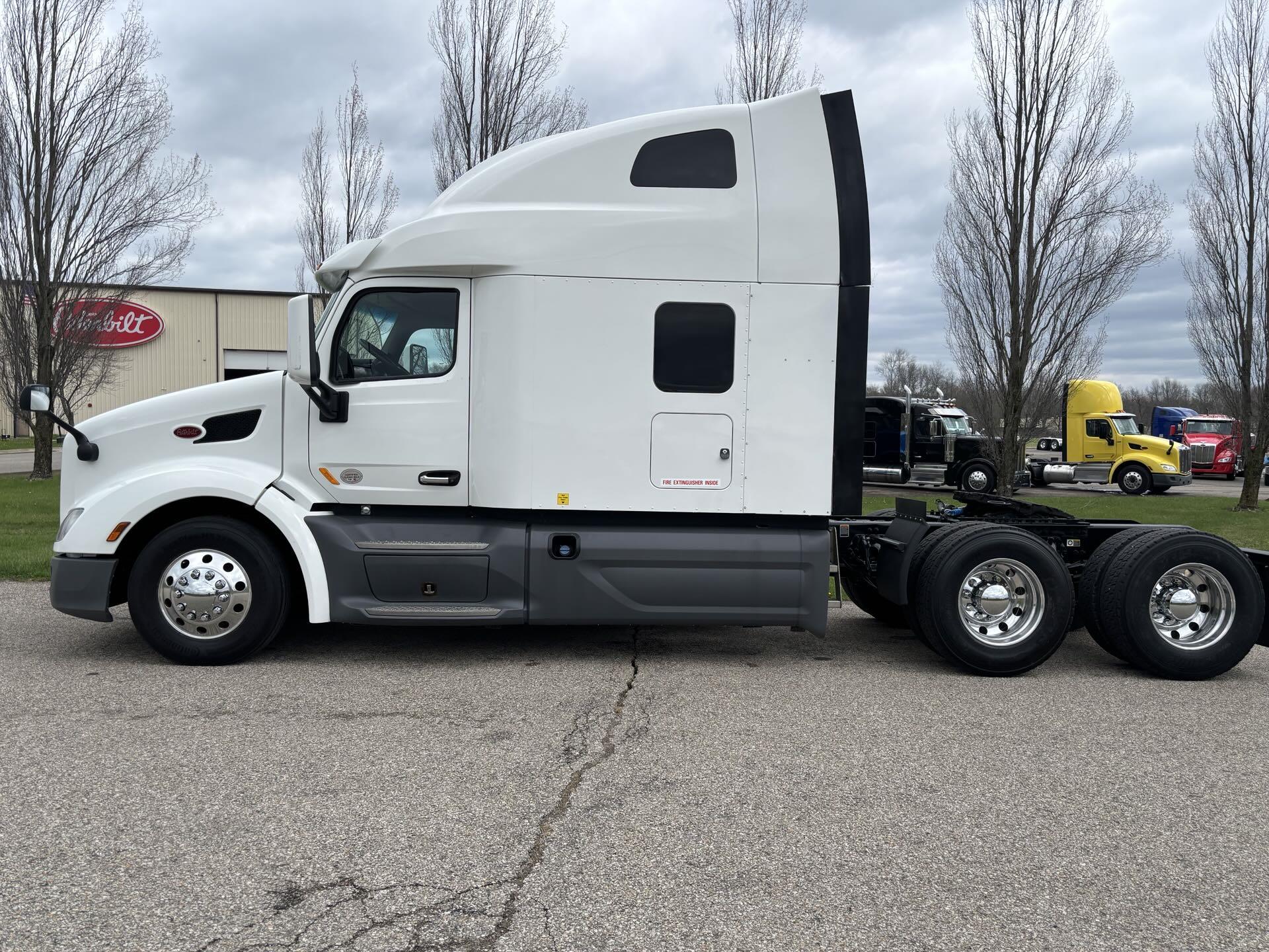 2021 Peterbilt 579 - image 5