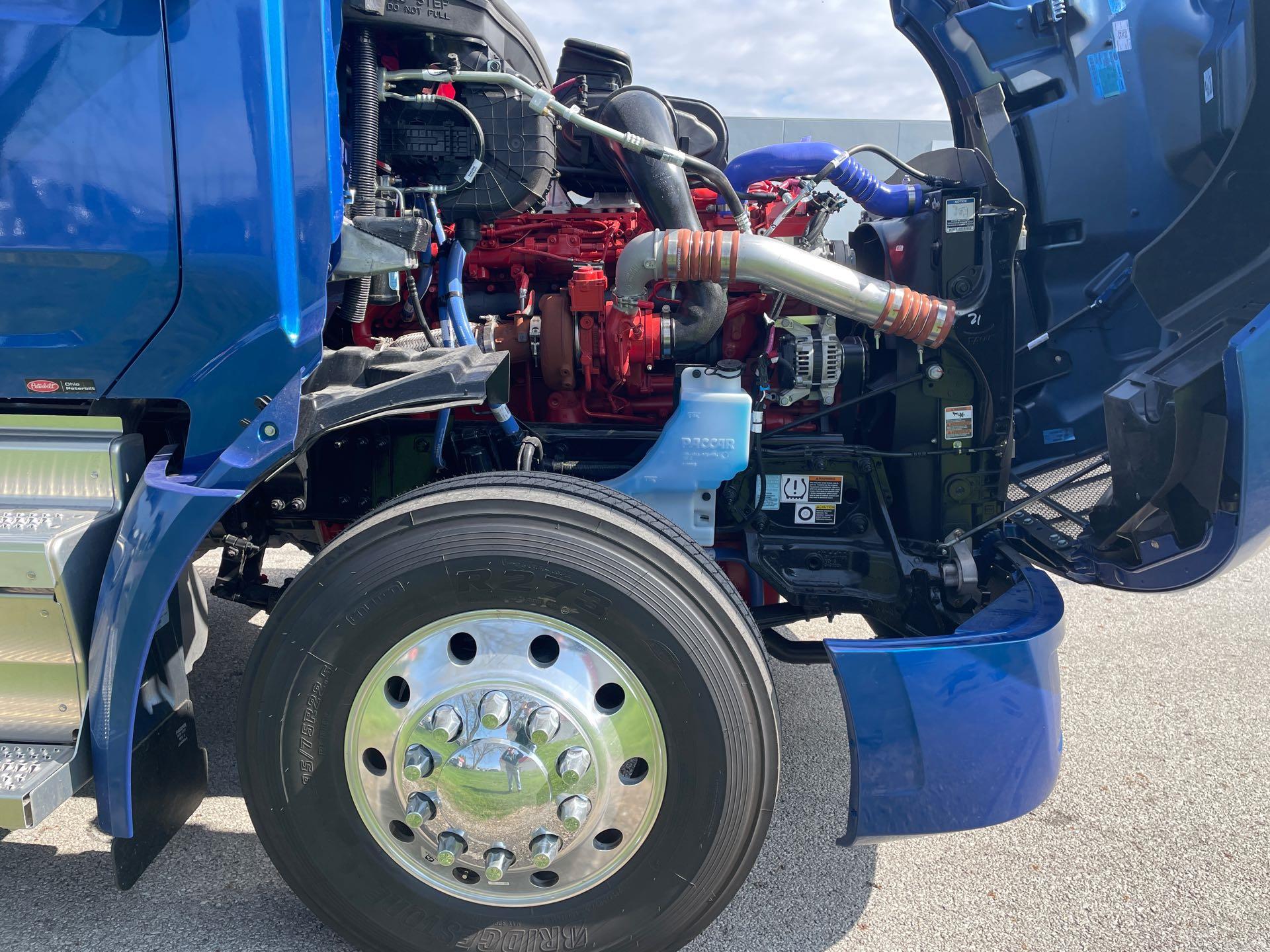 2027 Peterbilt 579 - image 14