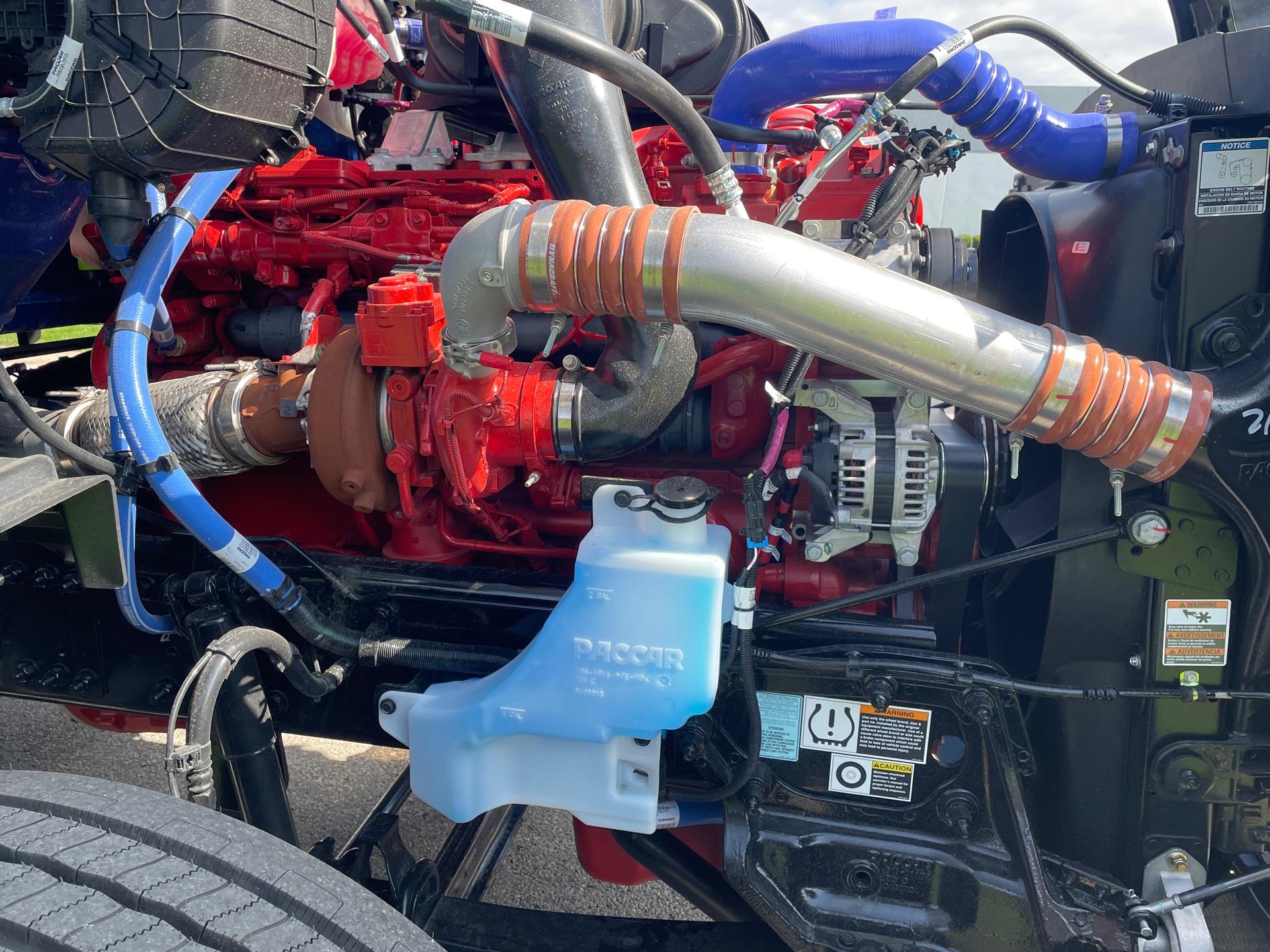 2027 Peterbilt 579 - image 15