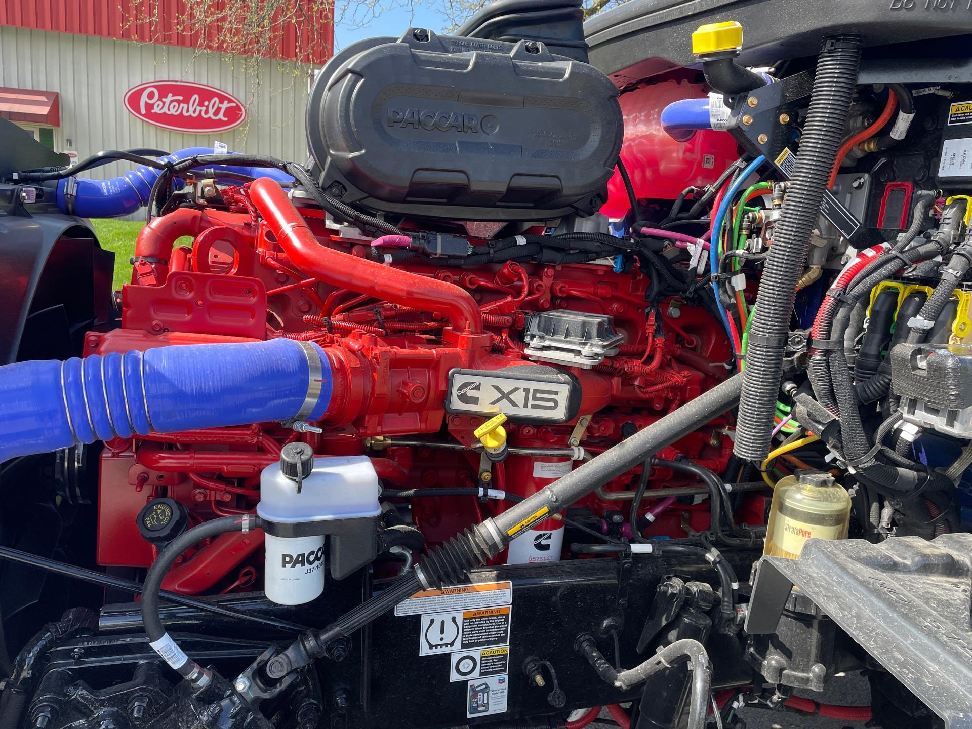 2027 Peterbilt 579 - image 17