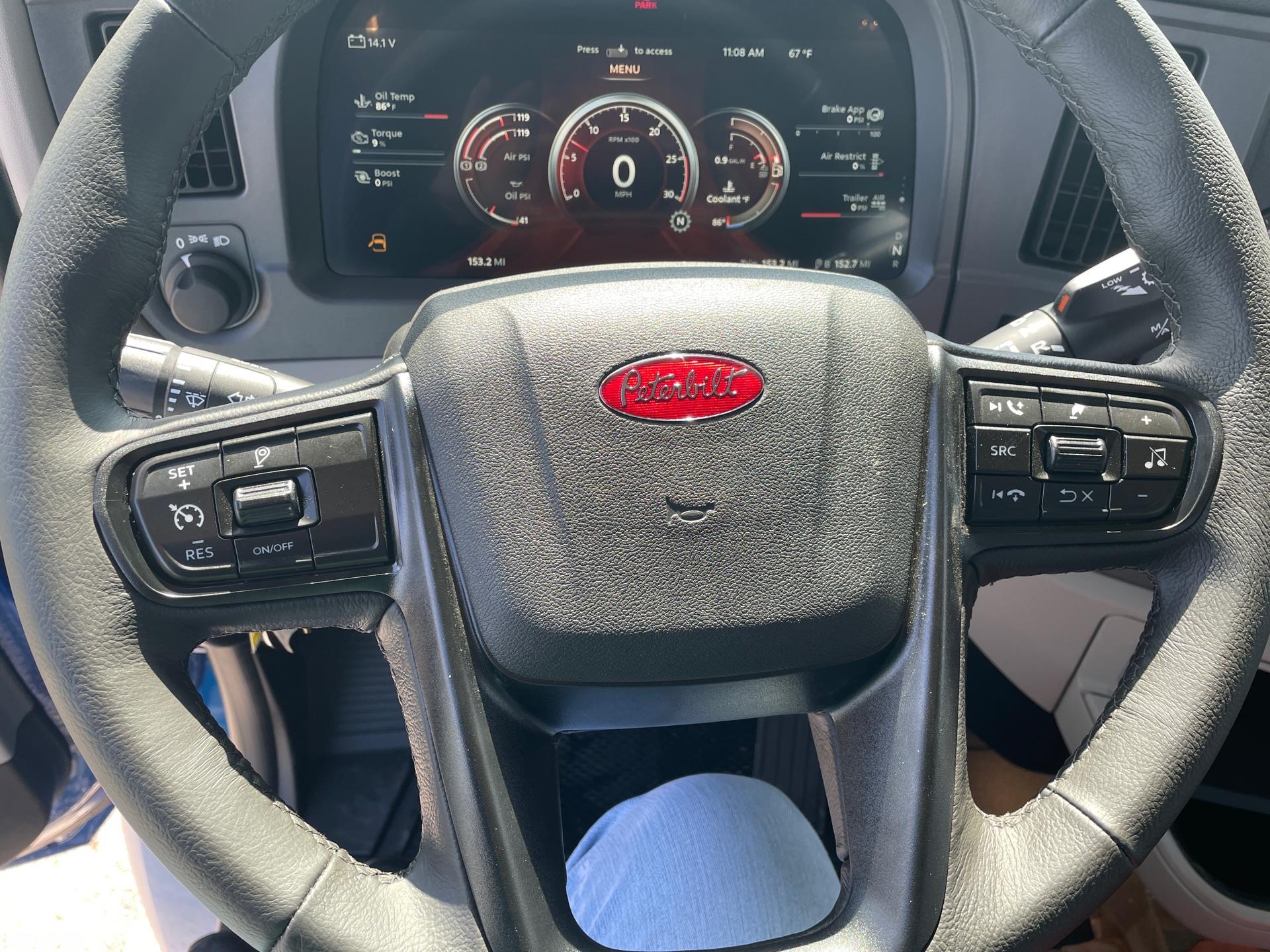 2027 Peterbilt 579 - image 22