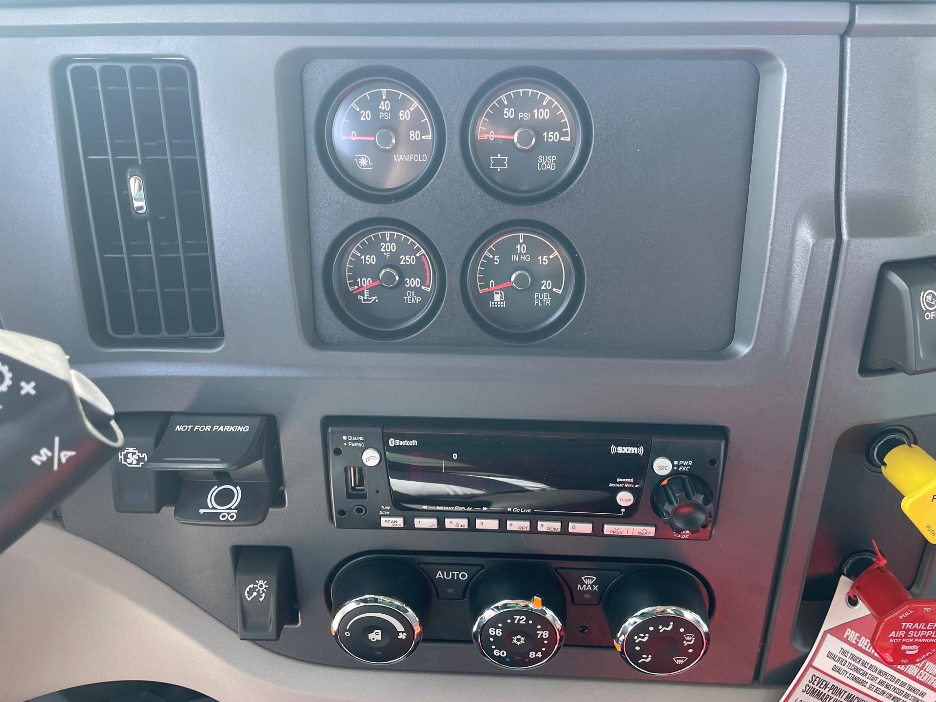 2027 Peterbilt 579 - image 23