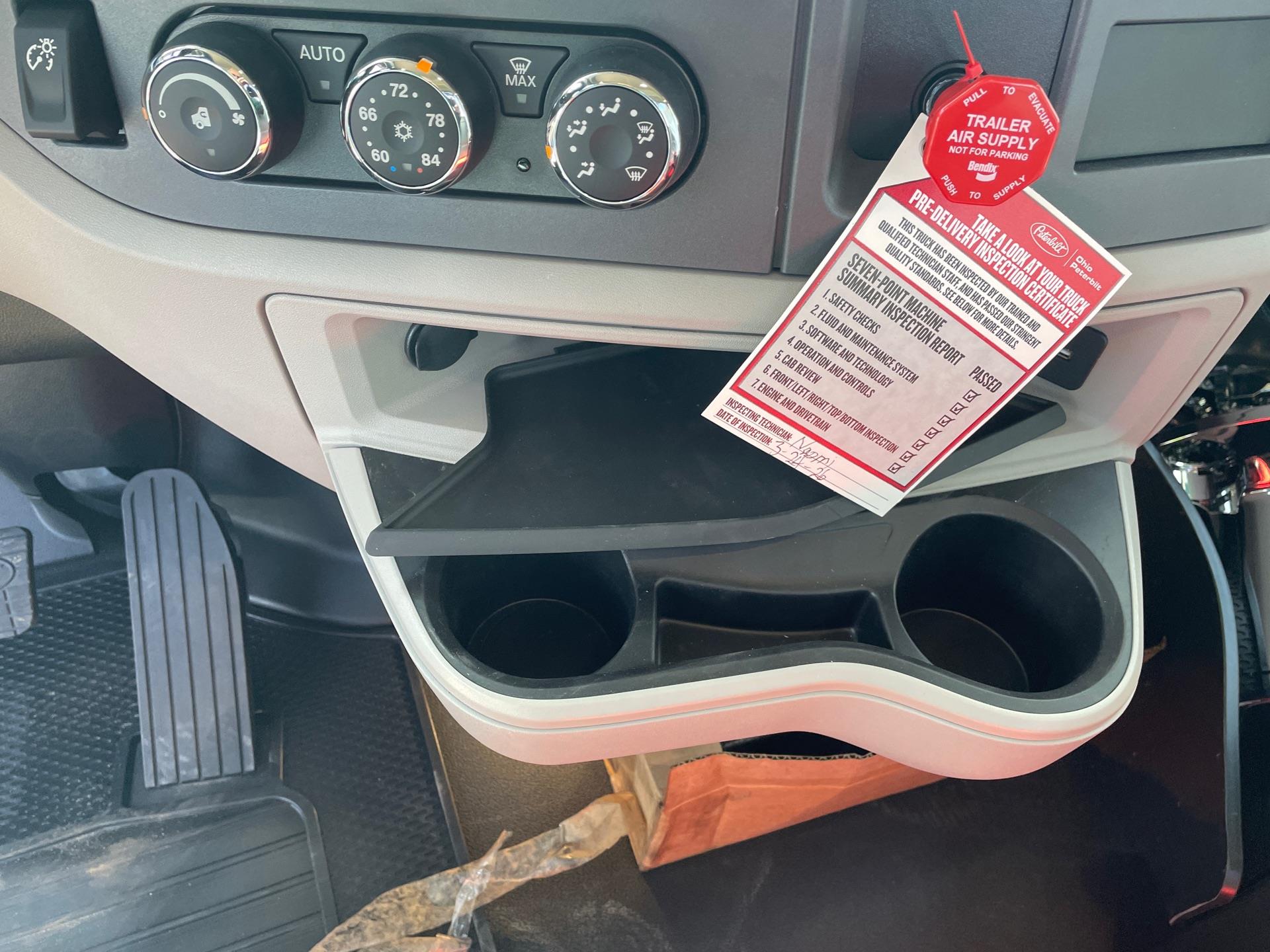 2027 Peterbilt 579 - image 25