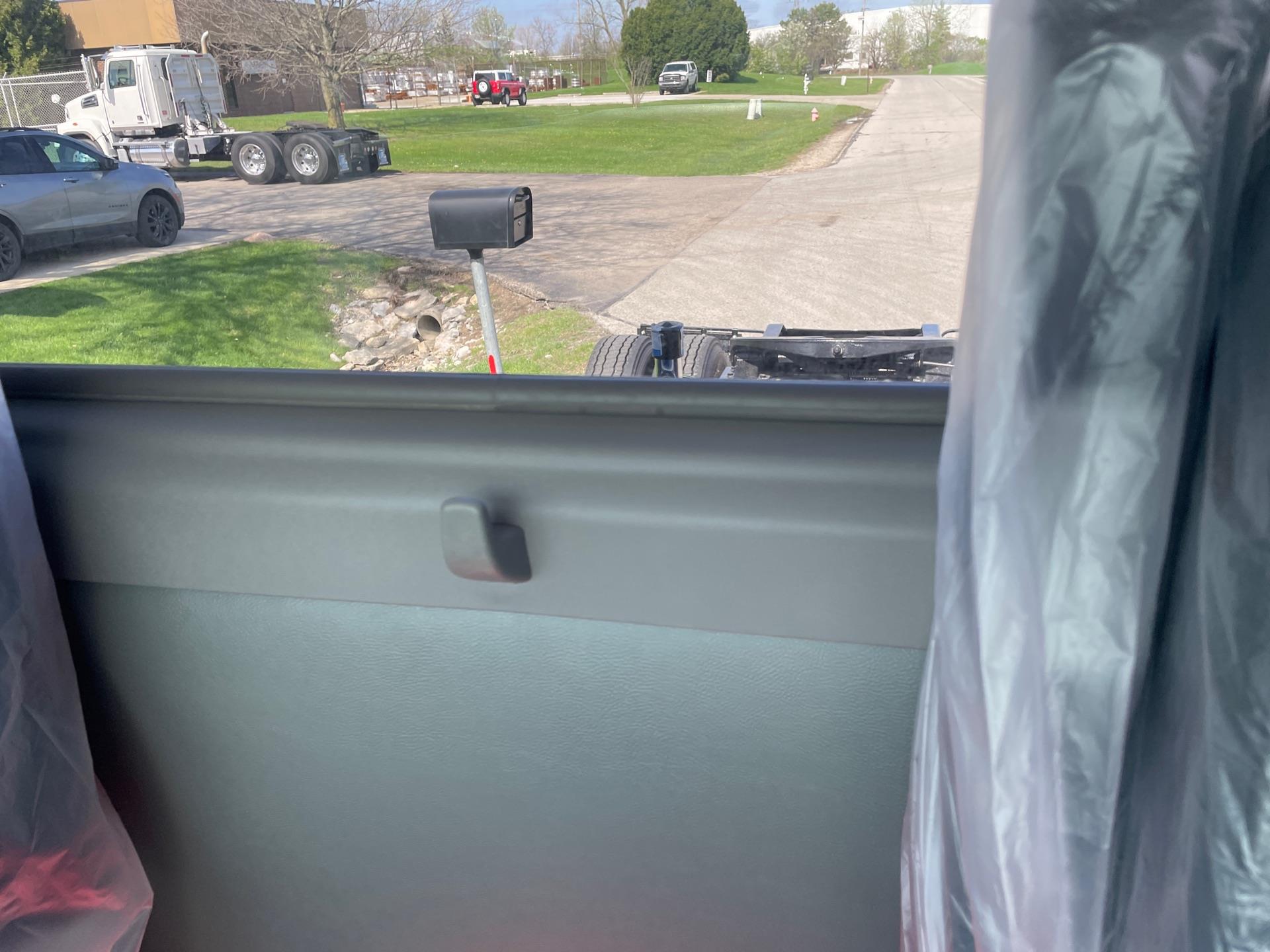 2027 Peterbilt 579 - image 27