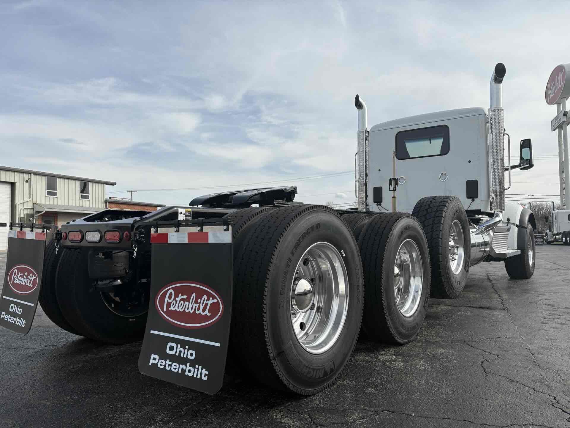 2027 Peterbilt 567 - image 7
