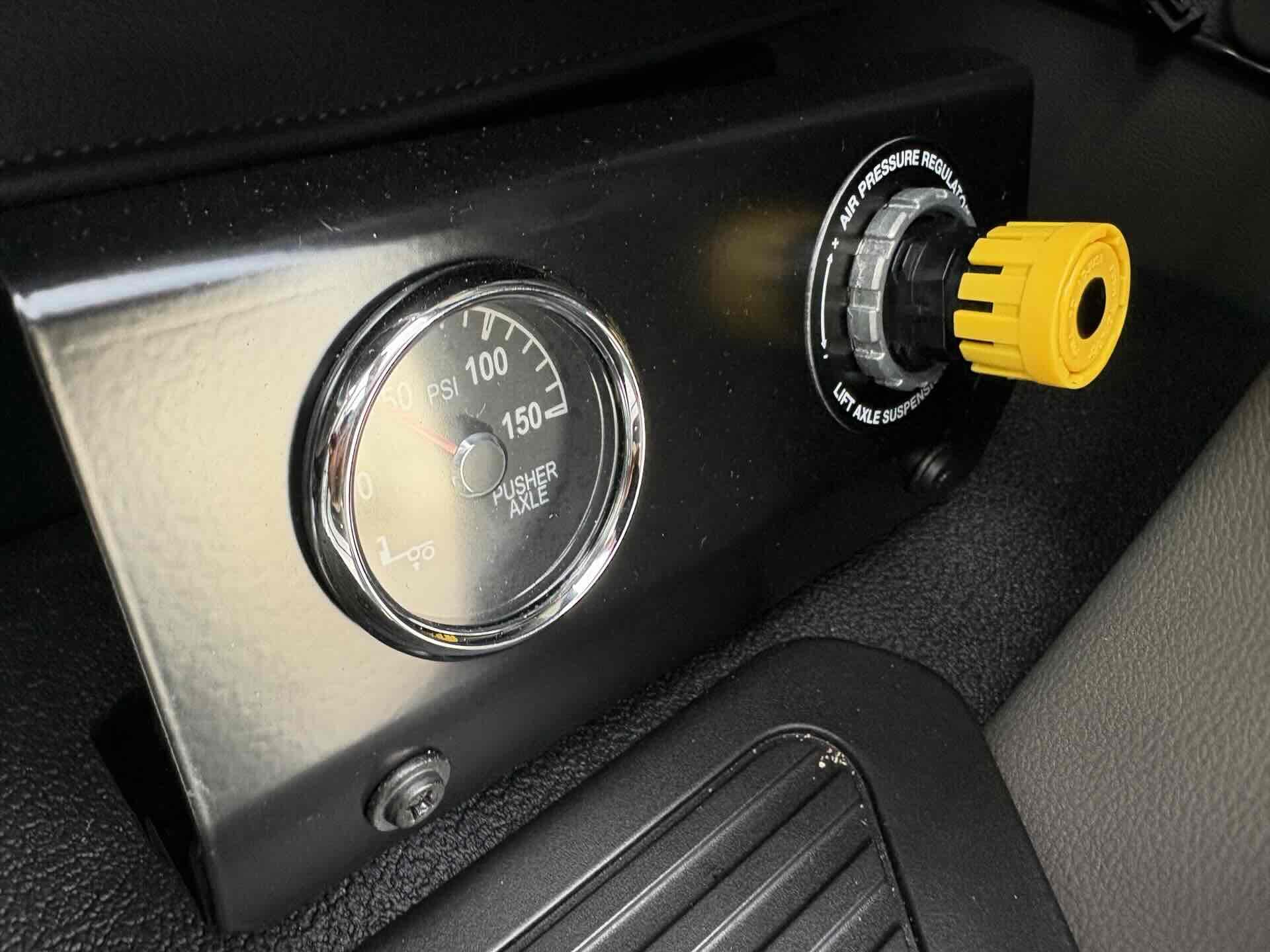 2027 Peterbilt 567 - image 12