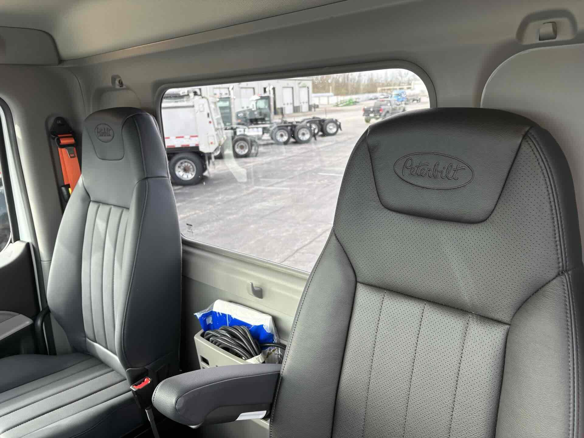 2027 Peterbilt 567 - image 14
