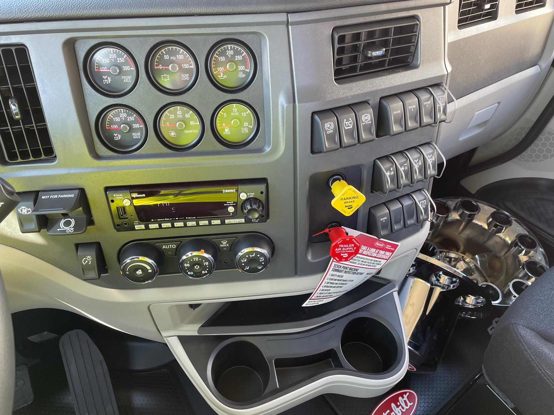 2027 Peterbilt 567 - image 9