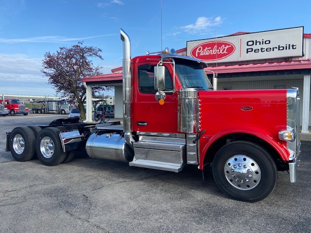 2027 Peterbilt - image 2