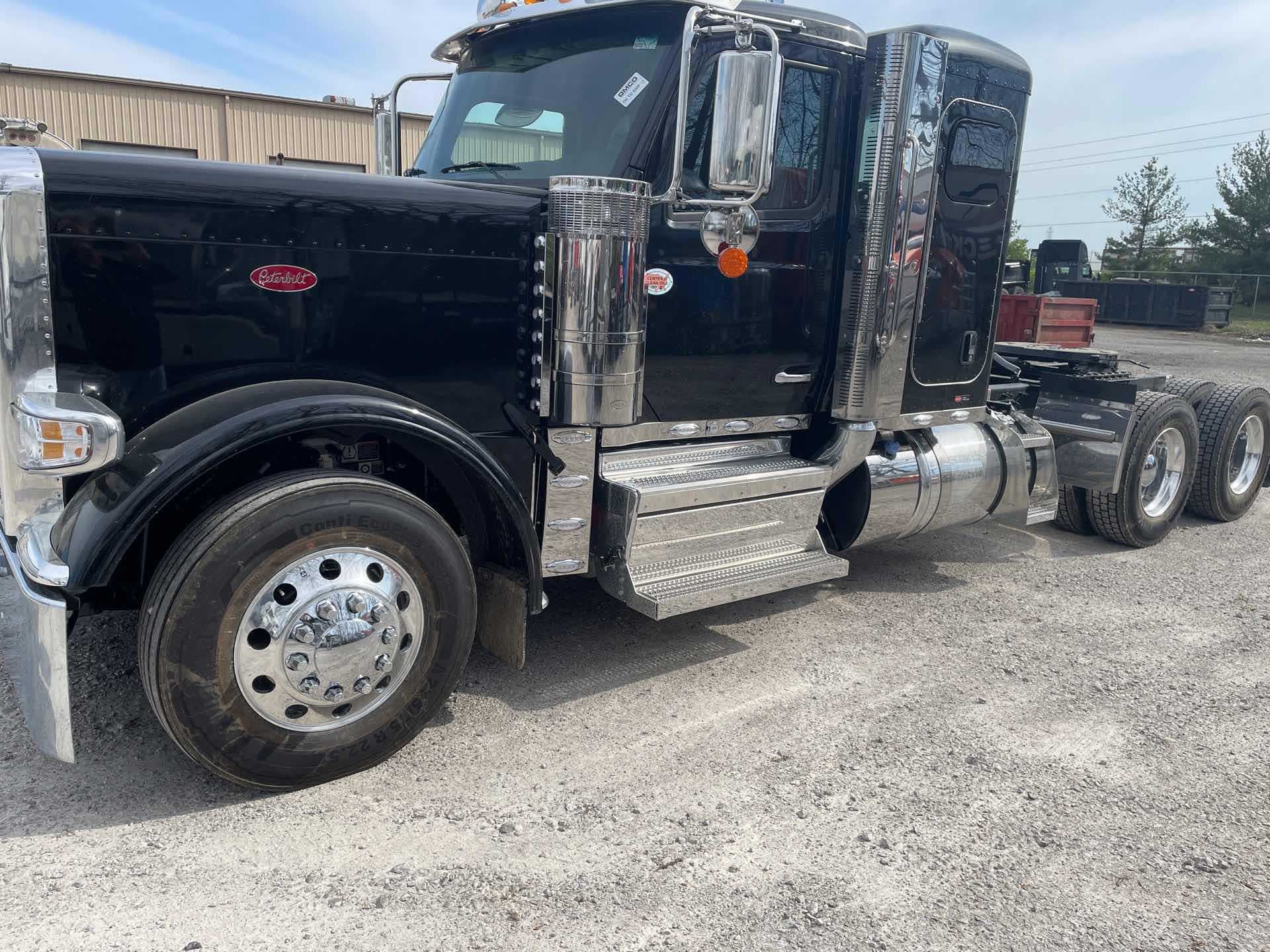 2027 Peterbilt 589