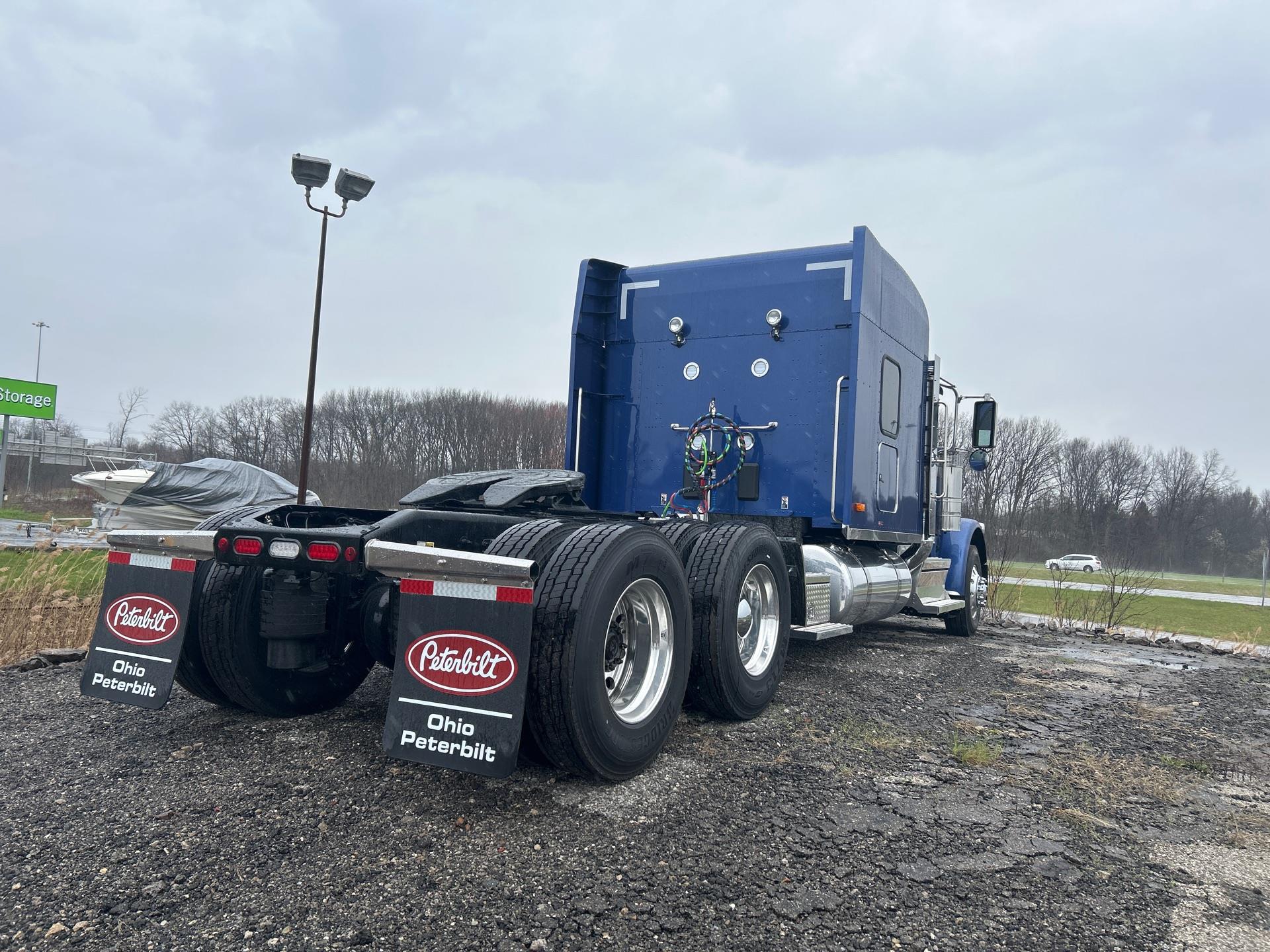 2027 Peterbilt - image 3