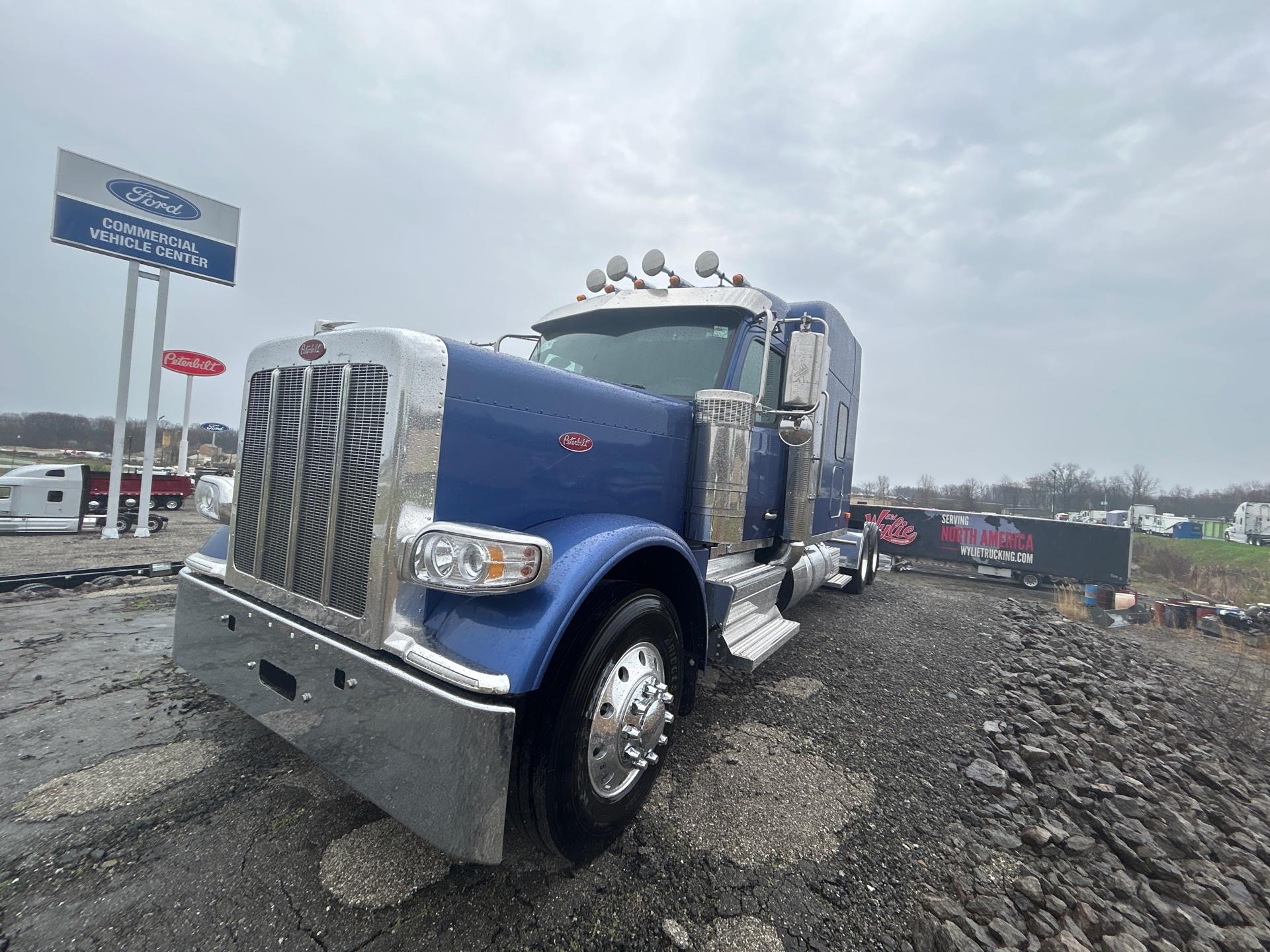 2027 Peterbilt - image 2