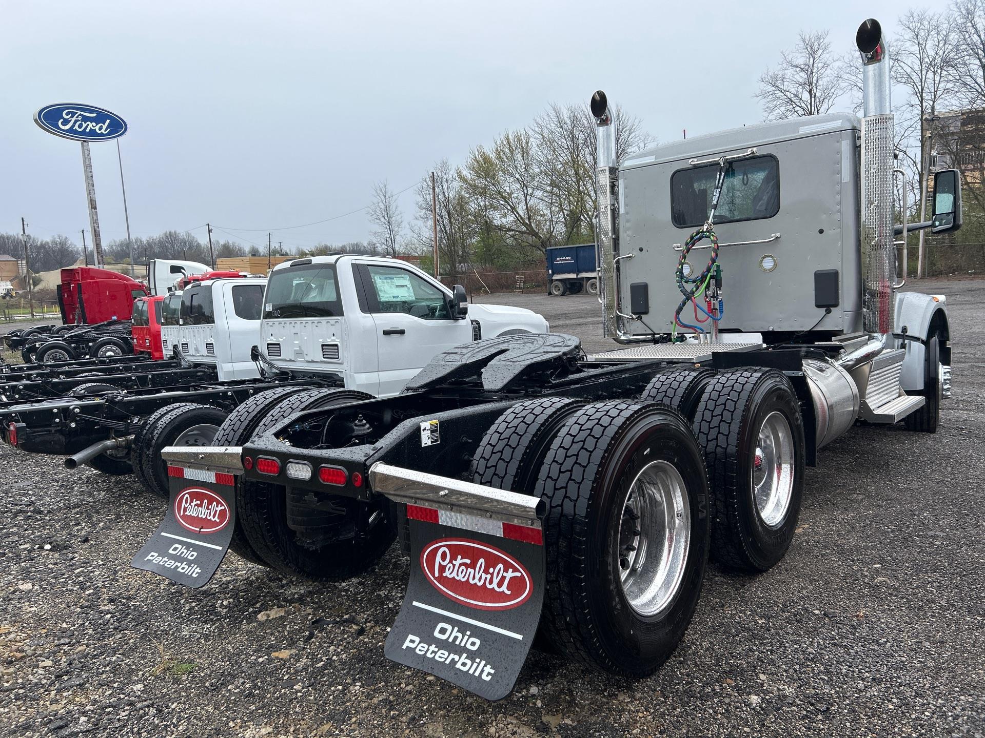 2027 Peterbilt 567 - image 3