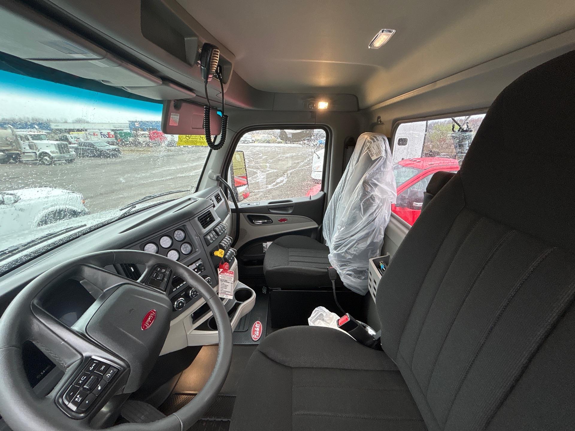 2027 Peterbilt 567 - image 5