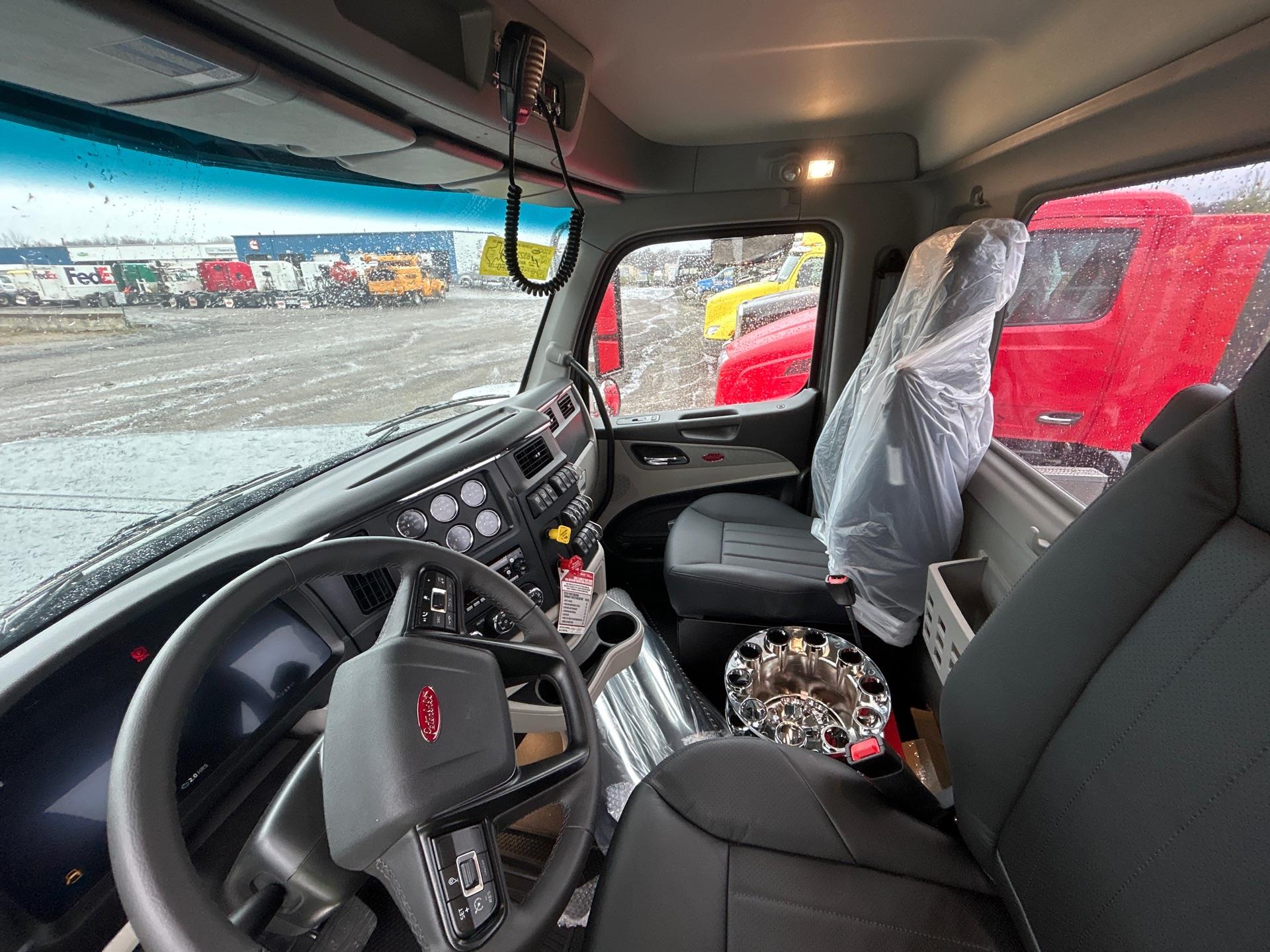 2027 Peterbilt - image 5