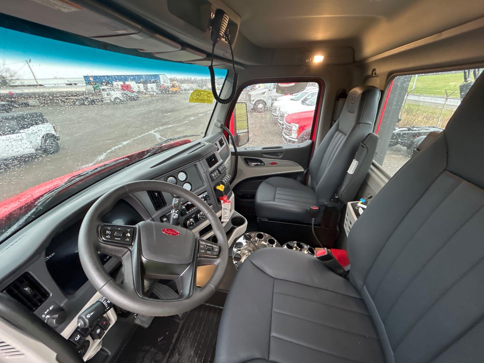 2027 Peterbilt 579 - image 5