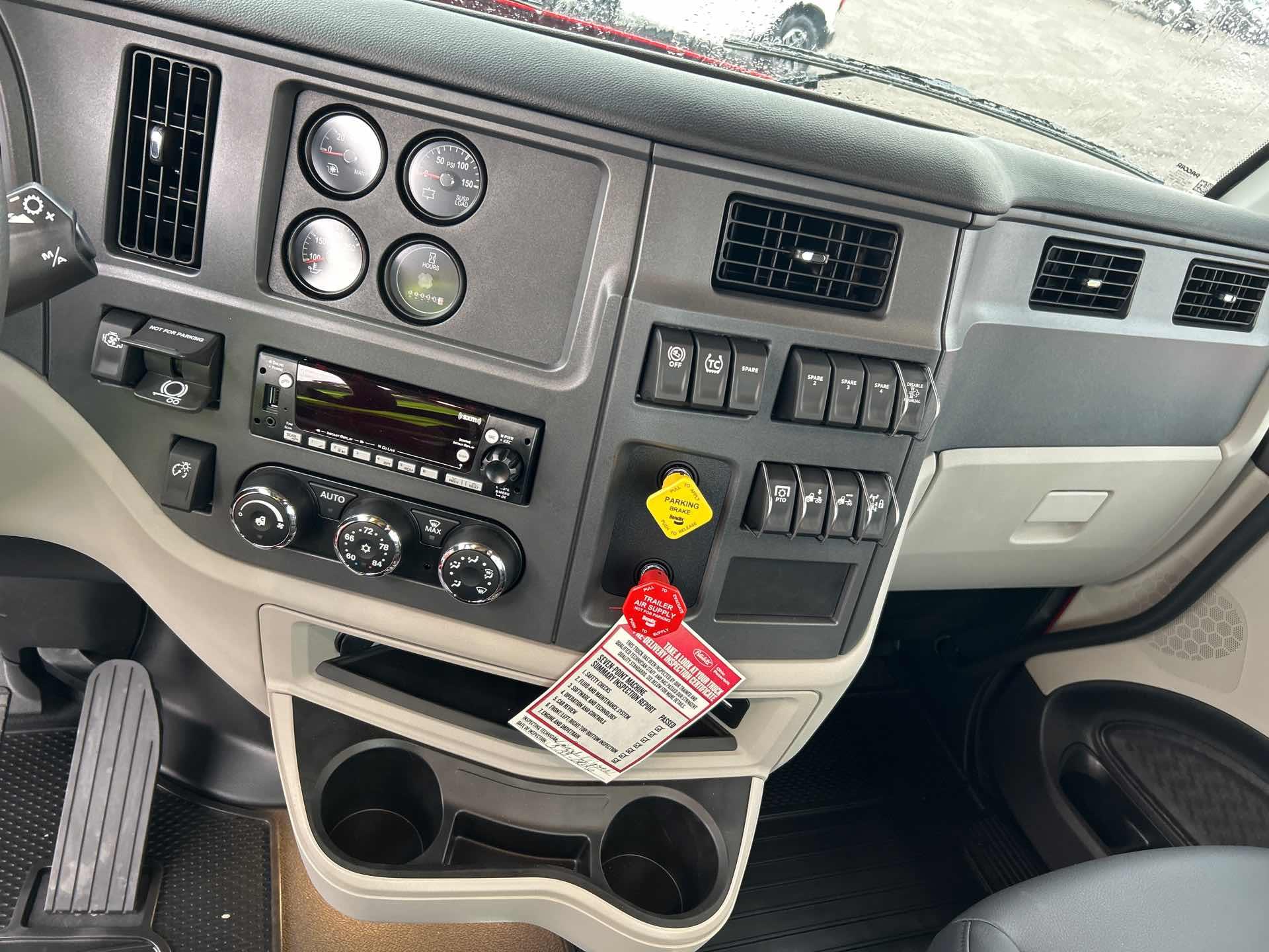 2027 Peterbilt 579 - image 6