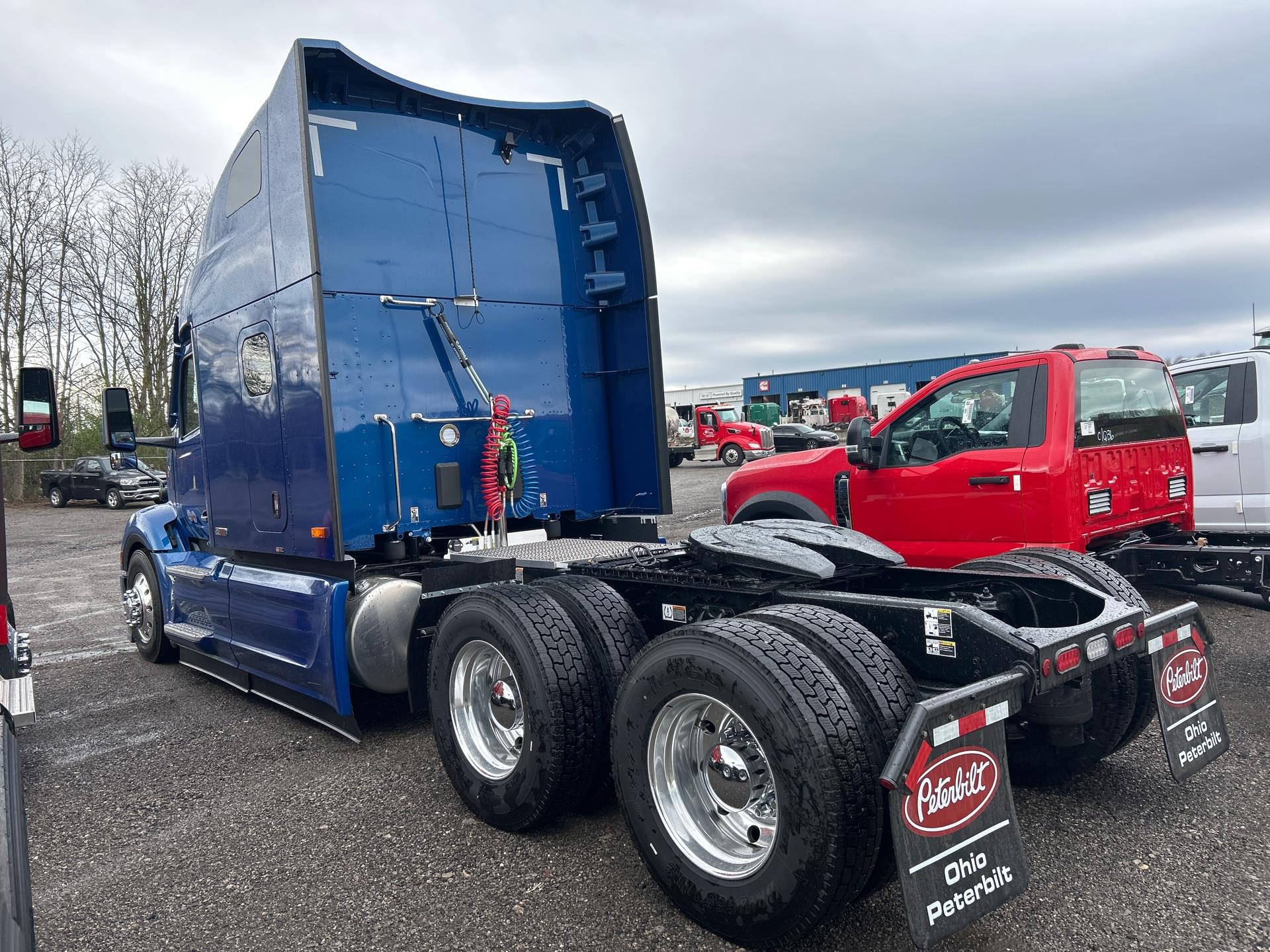 2027 Peterbilt 579 - image 6