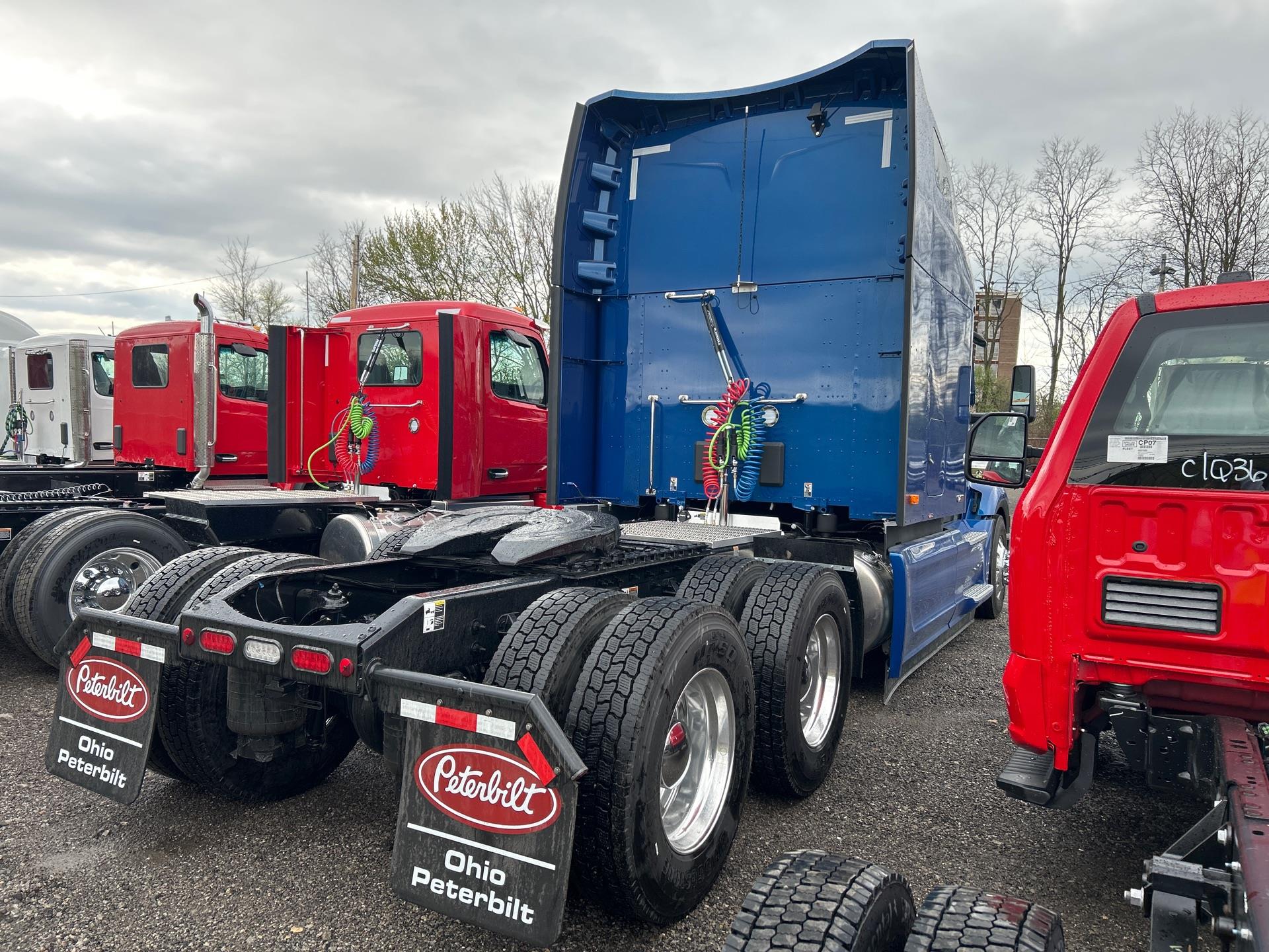 2027 Peterbilt 579 - image 7