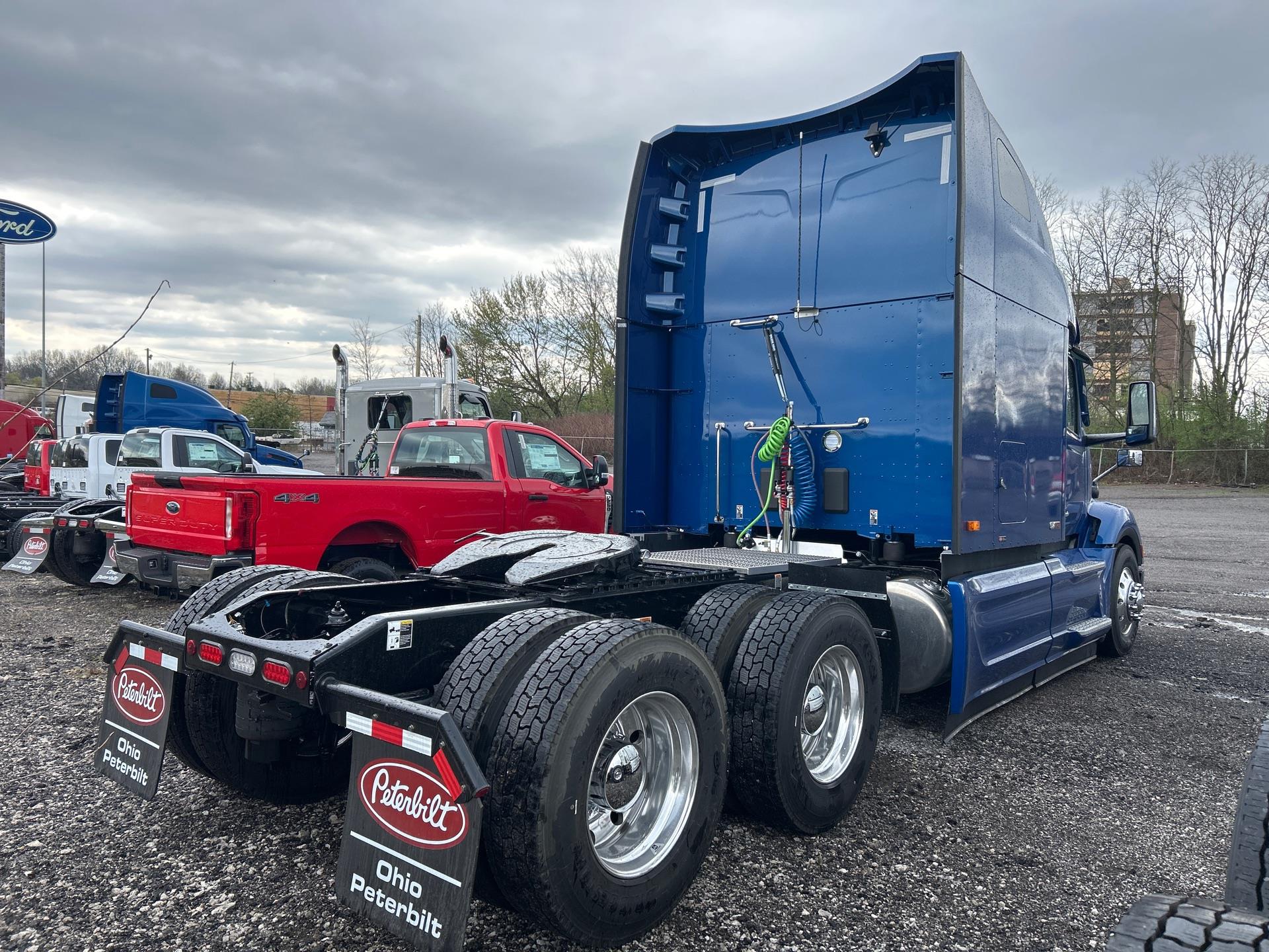 2027 Peterbilt 579 - image 6
