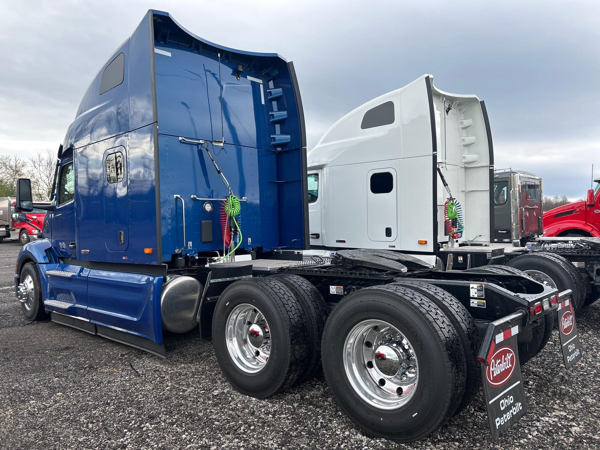 2027 Peterbilt 579 - image 7