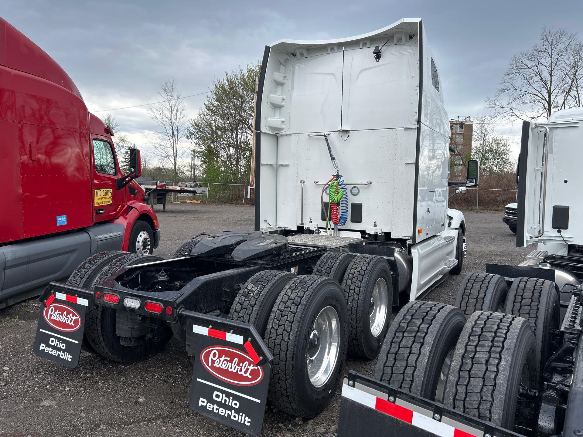 2027 Peterbilt 579 - image 4