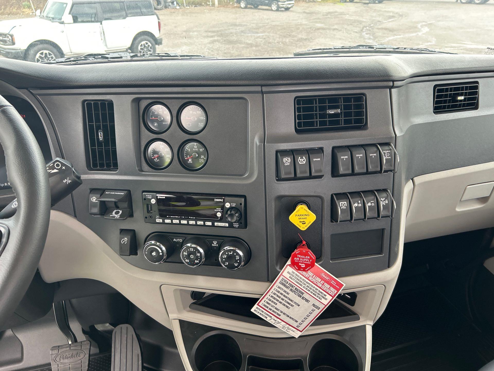 2027 Peterbilt 579 - image 6