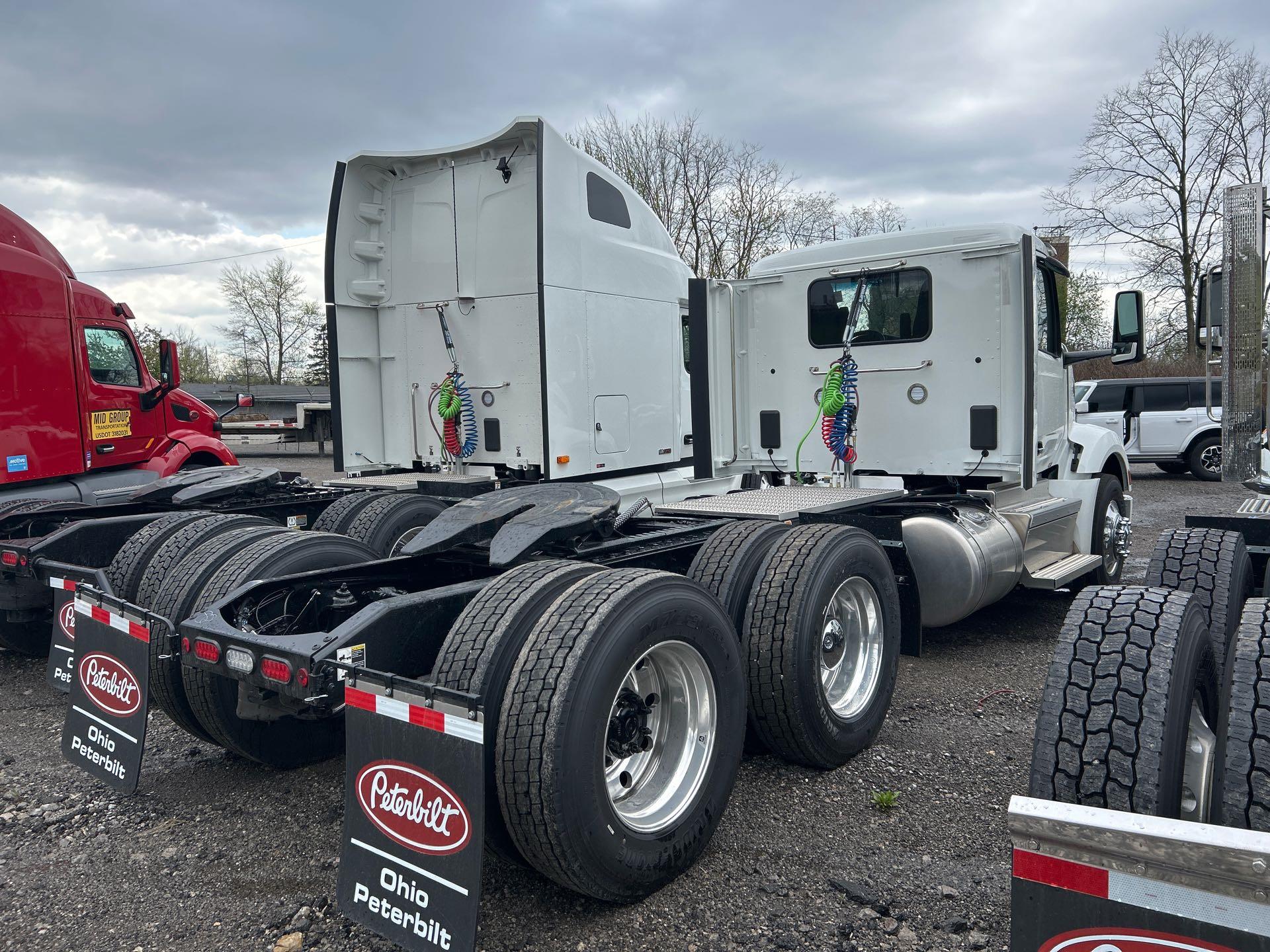 2027 Peterbilt 579 - image 3