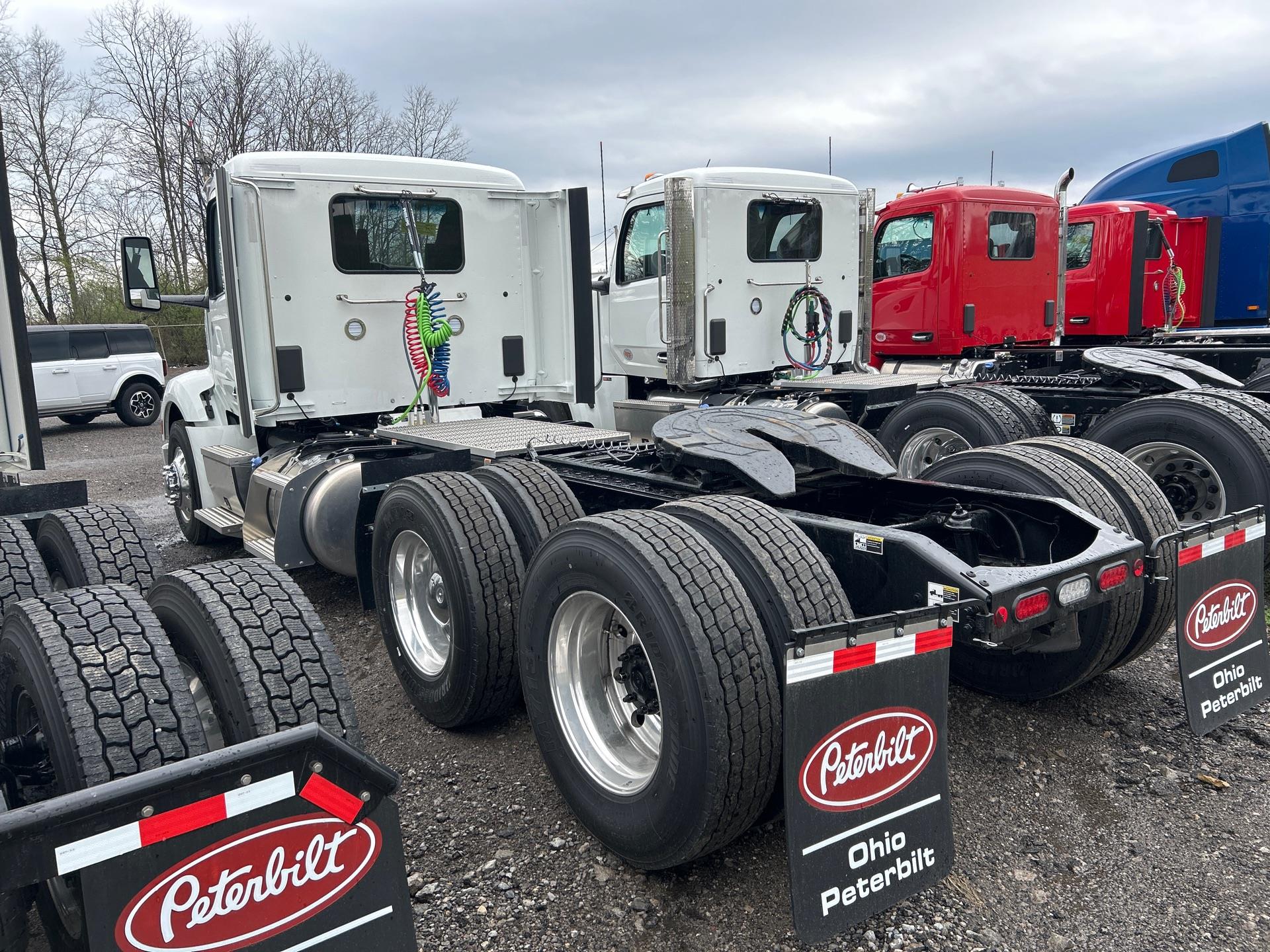 2027 Peterbilt 579 - image 4