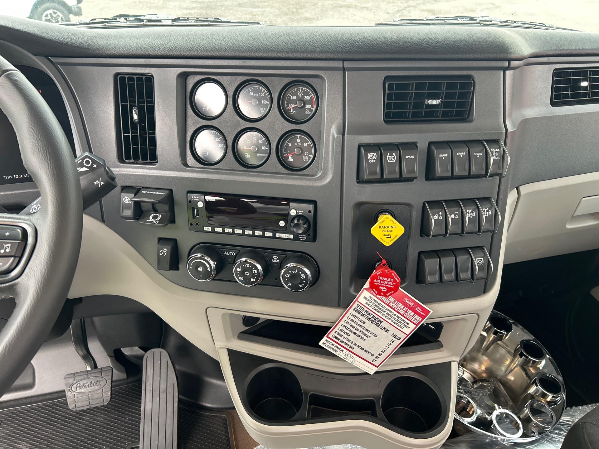 2027 Peterbilt 567 - image 4