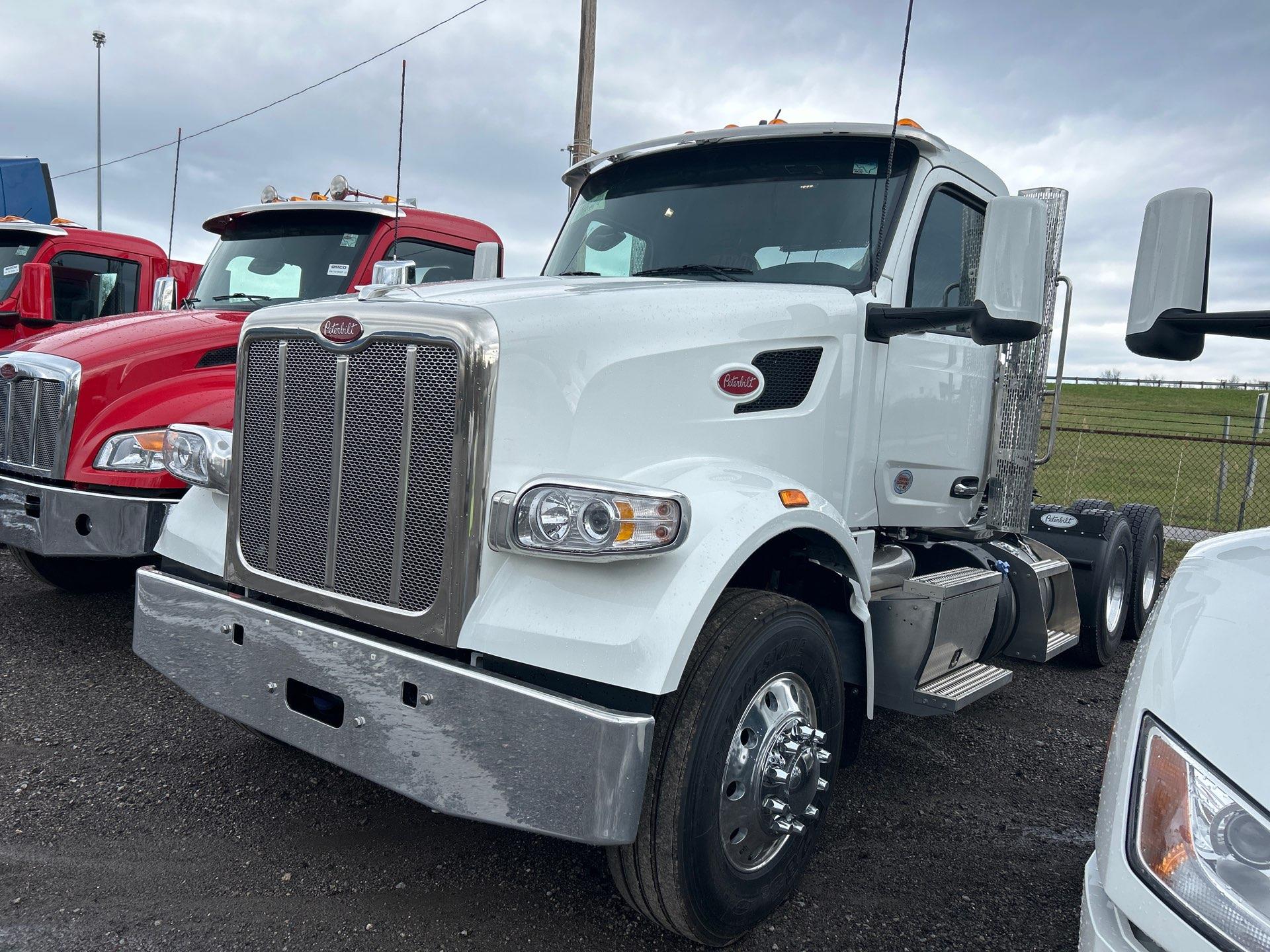 2027 Peterbilt 567 - image 2