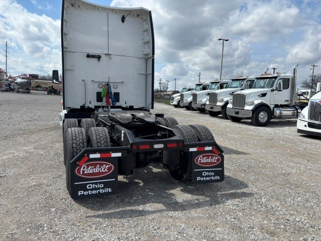2027 Peterbilt 579 - image 4