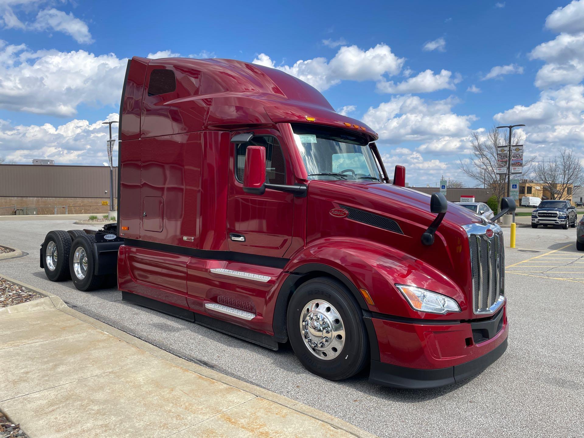 2027 Peterbilt 579 - image 5