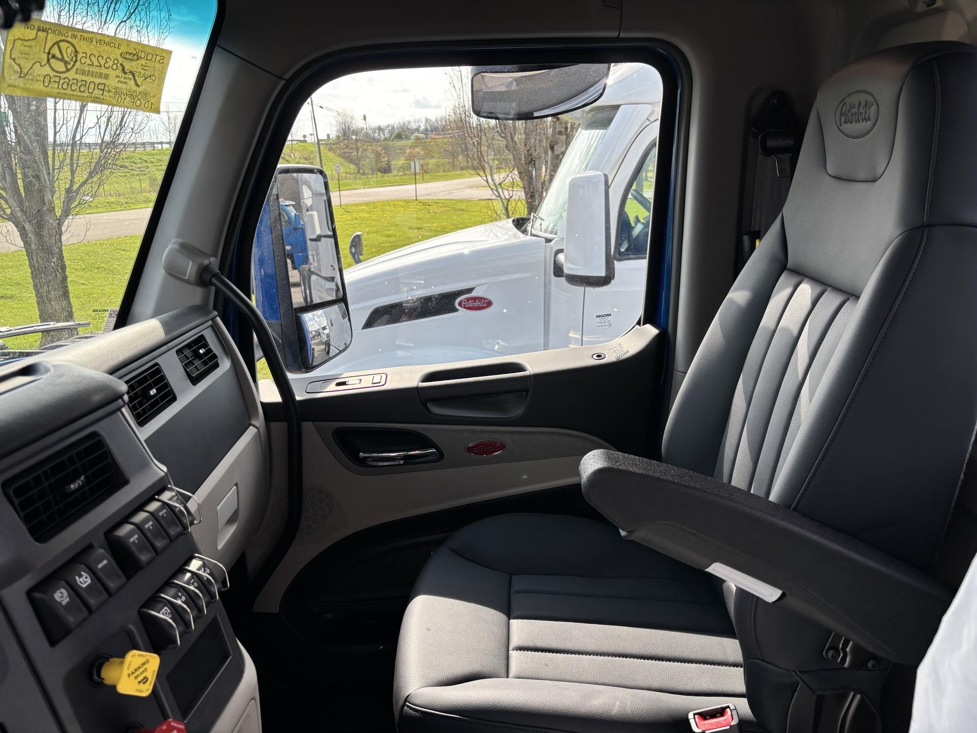 2027 Peterbilt 579 - image 11