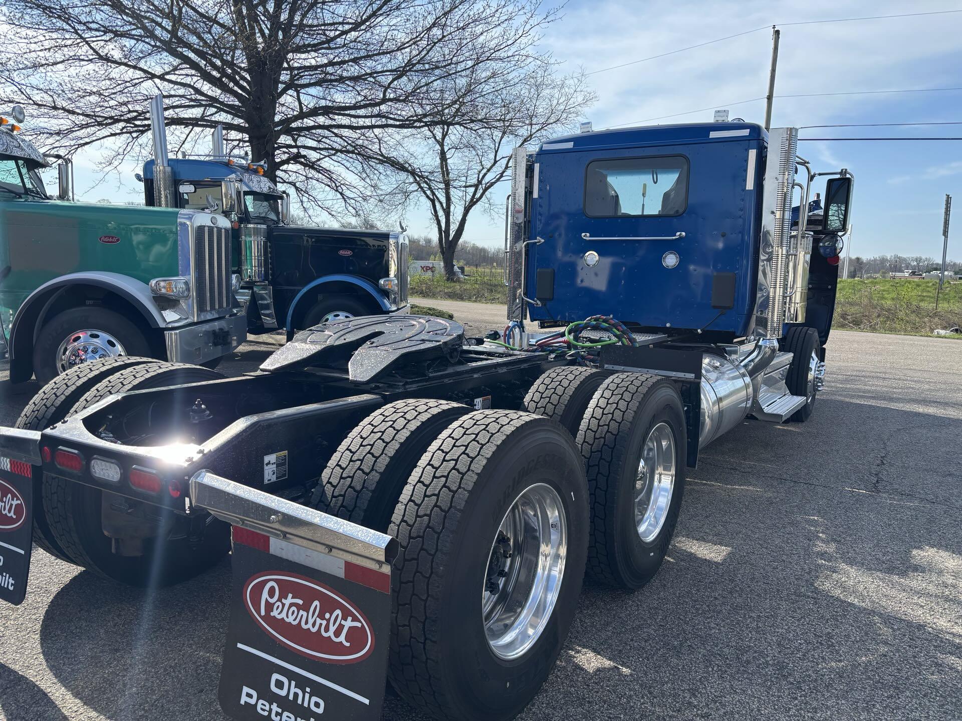 2027 Peterbilt — photo 5