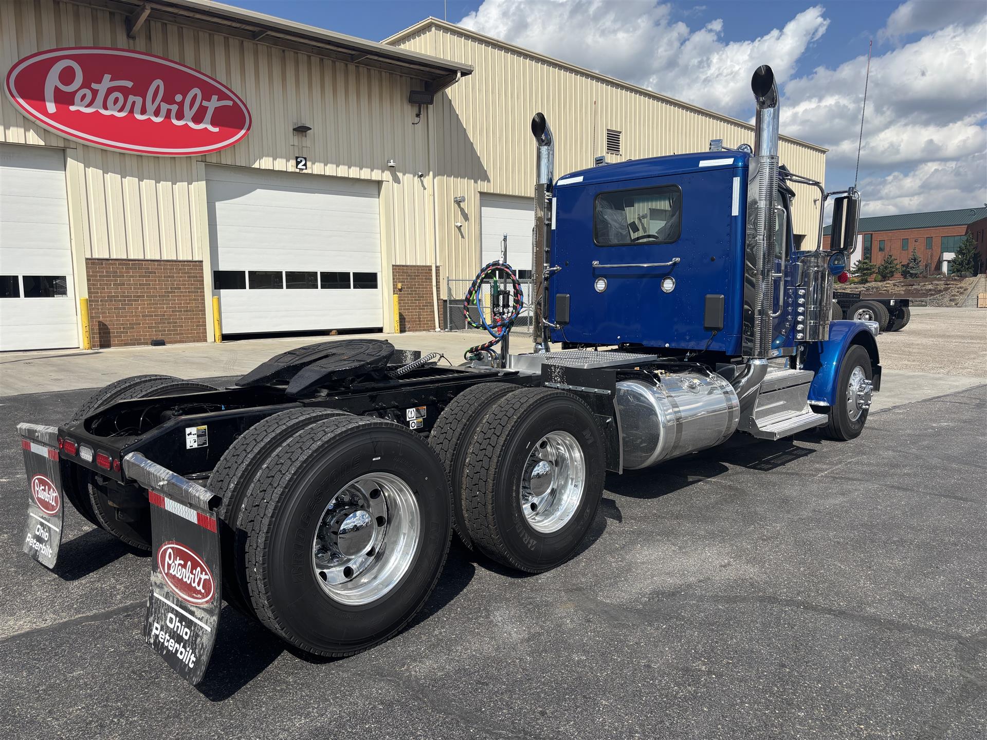 2027 Peterbilt - image 3