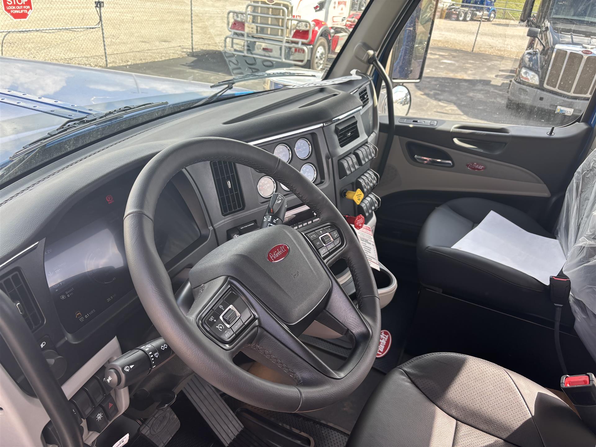 2027 Peterbilt - image 6