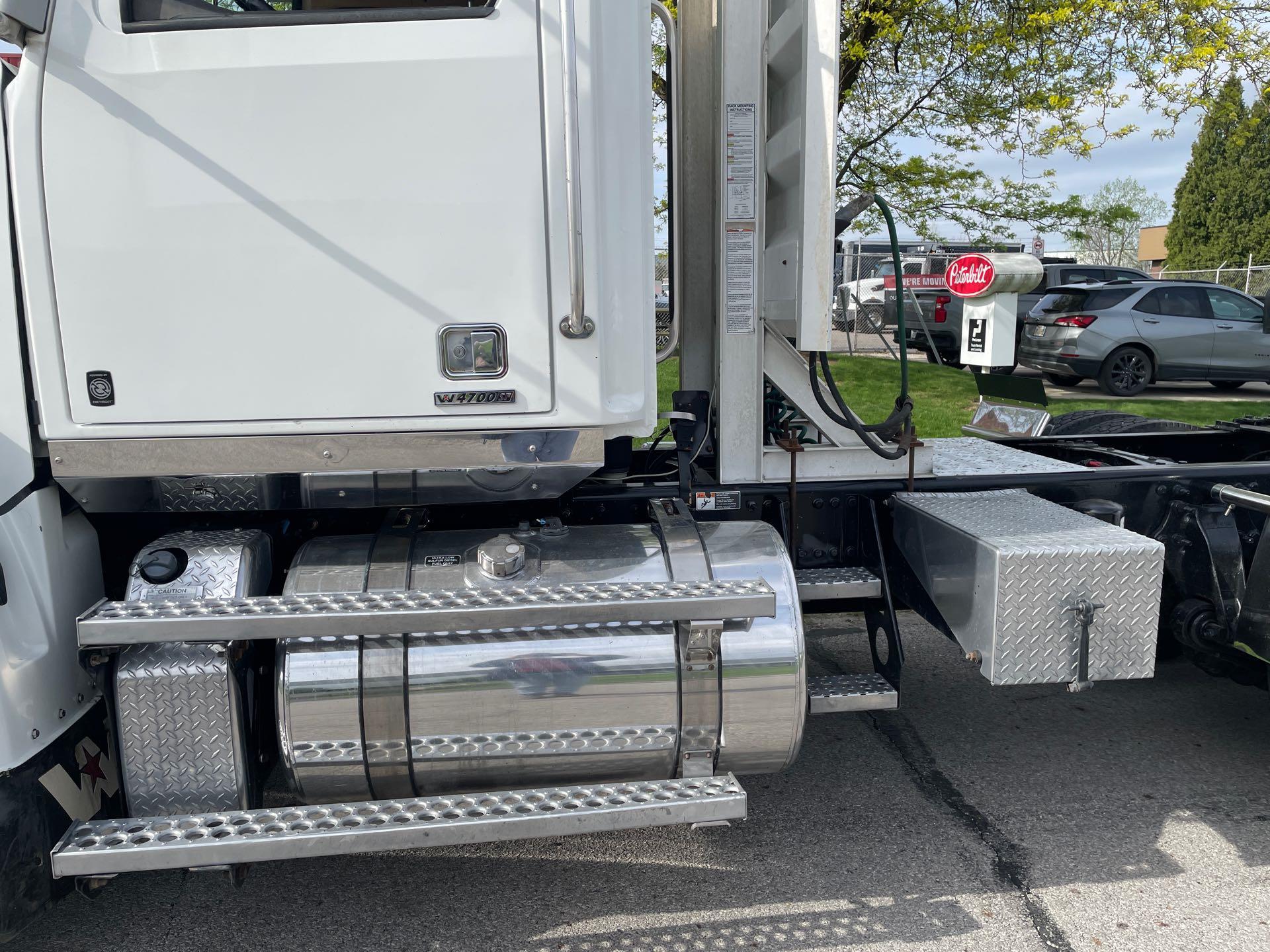 2020 Western Star 4700 — photo 9