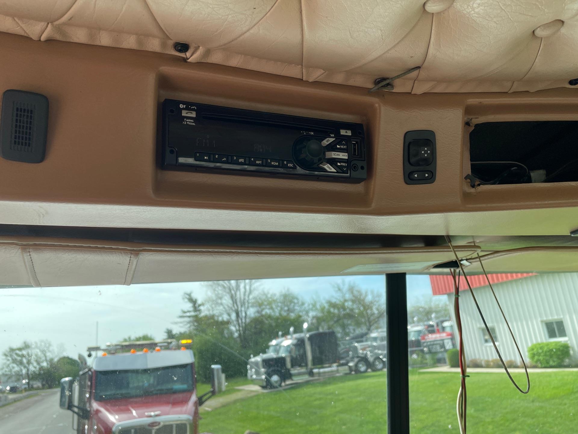 2020 Western Star 4700 — photo 17